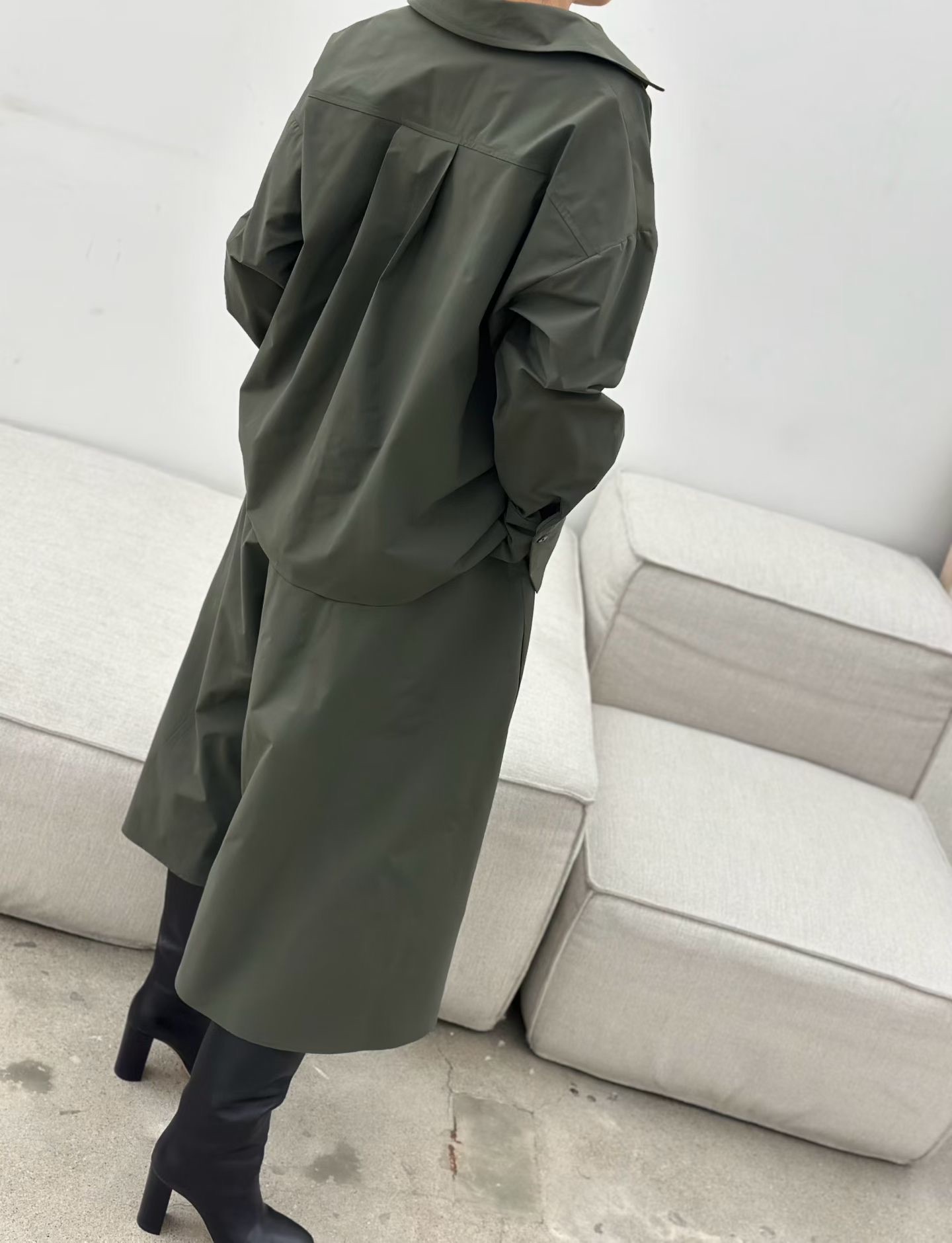 LE20 / TWIST FRONT COLLARED SHIRT