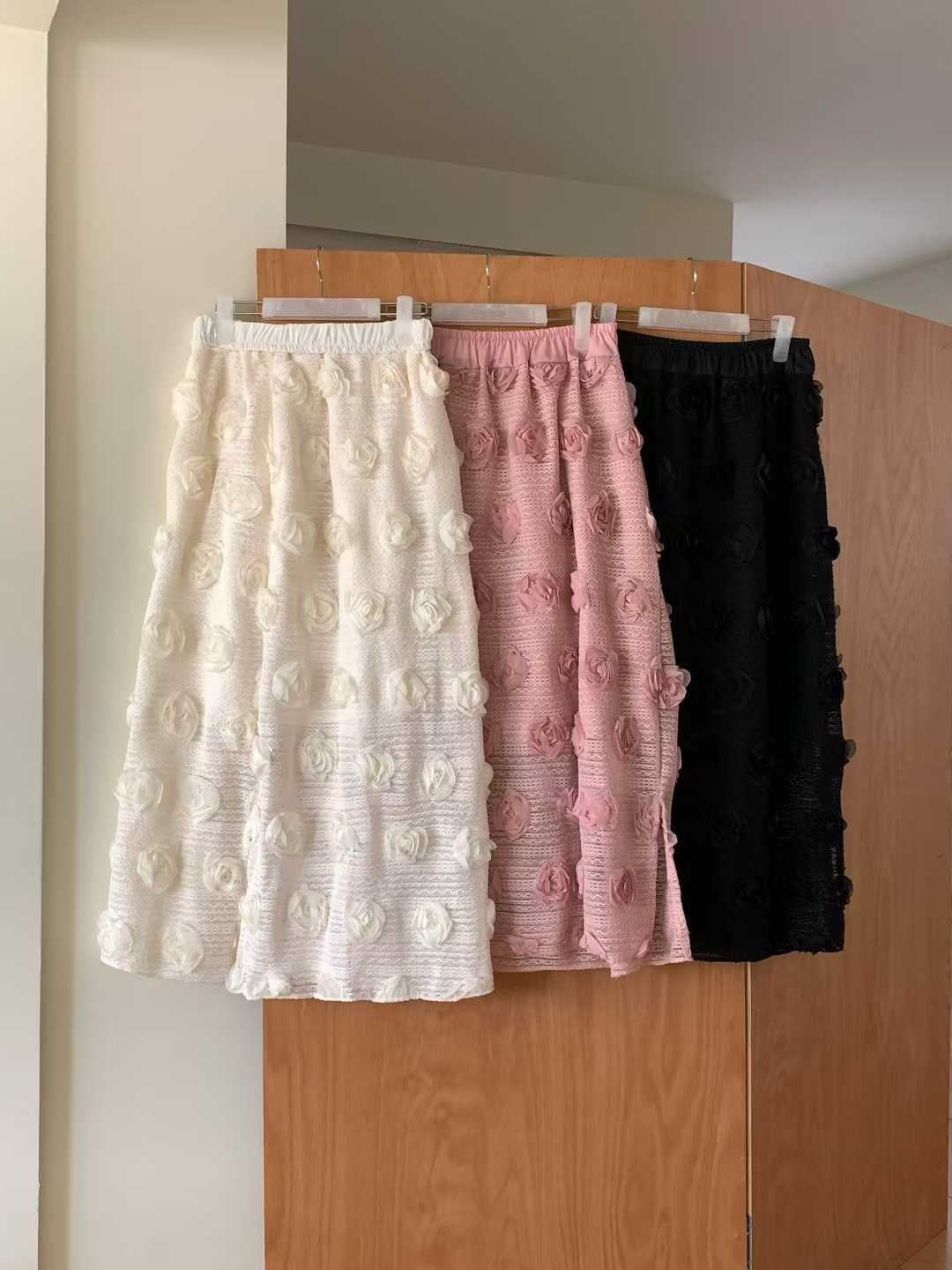 EVERLEE ROSETTES BANDING SKIRT
