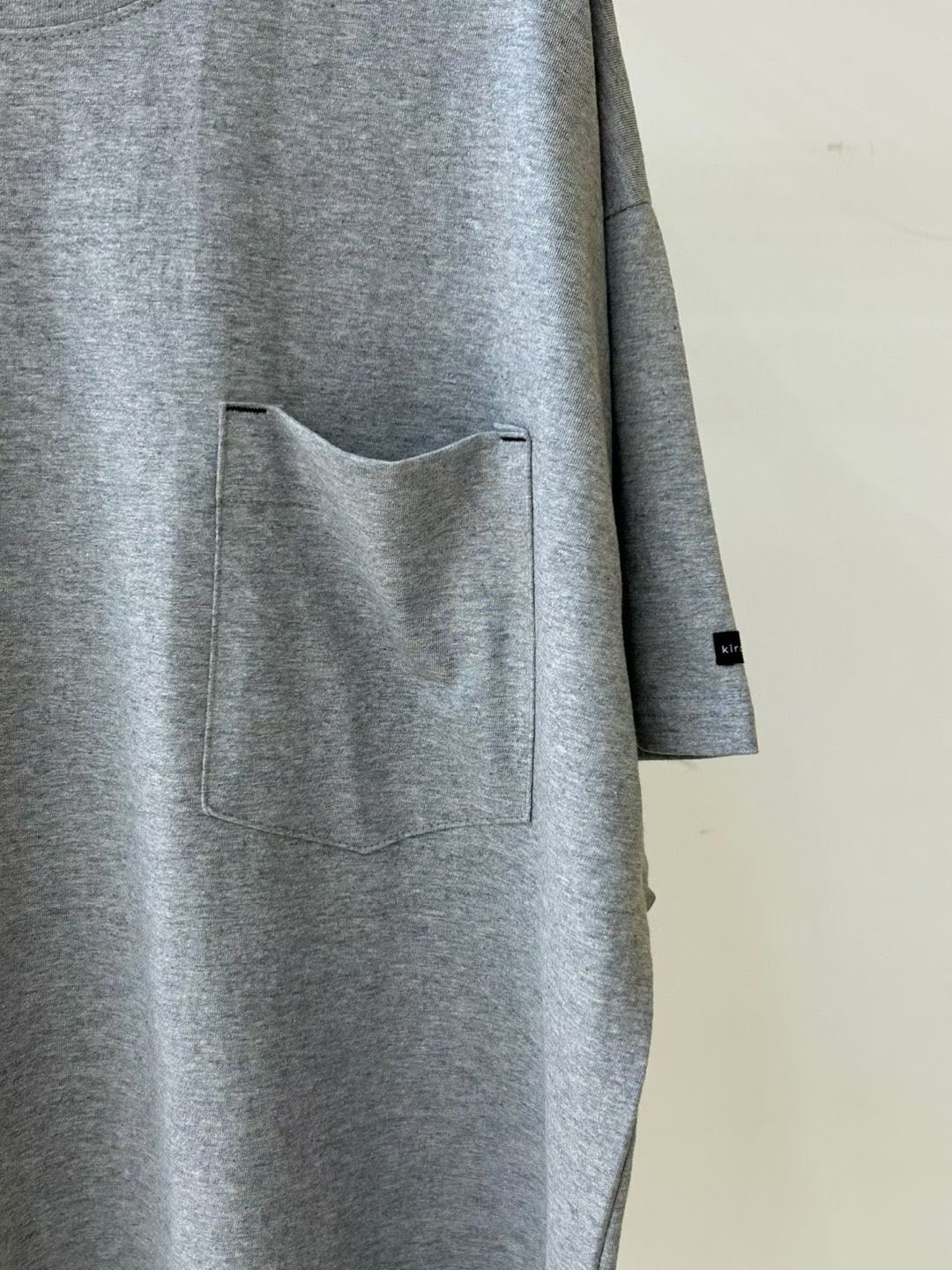 KL15 / CREW NECKLINE POCKET TEE