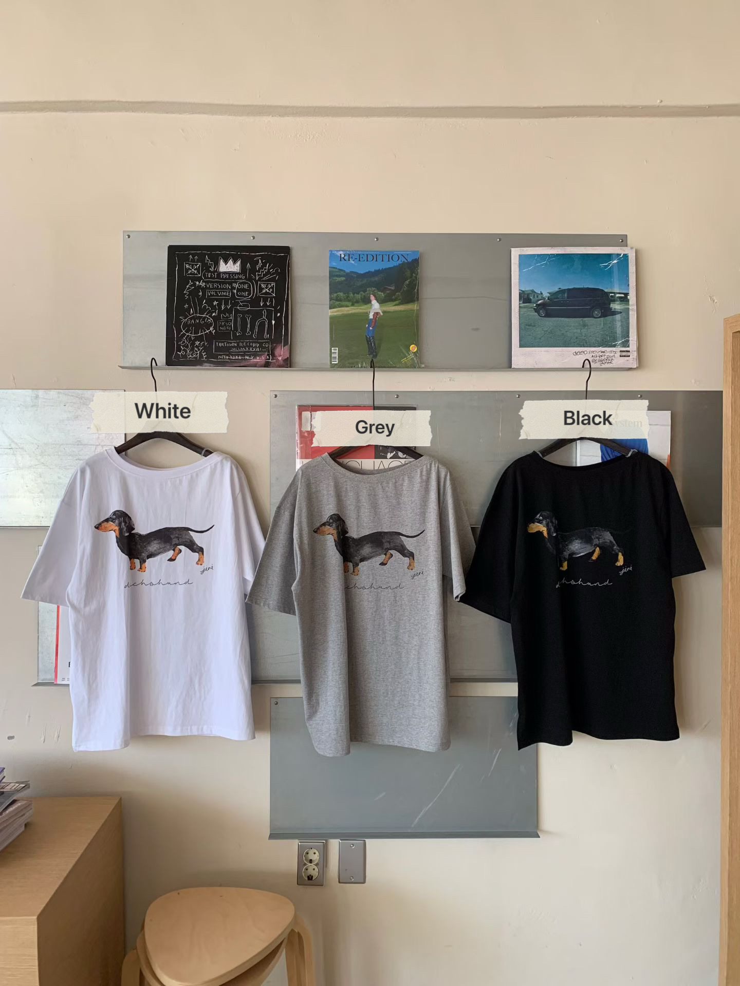 KS09 / DACHSHUND PRINT OFF SHOULDER TEE