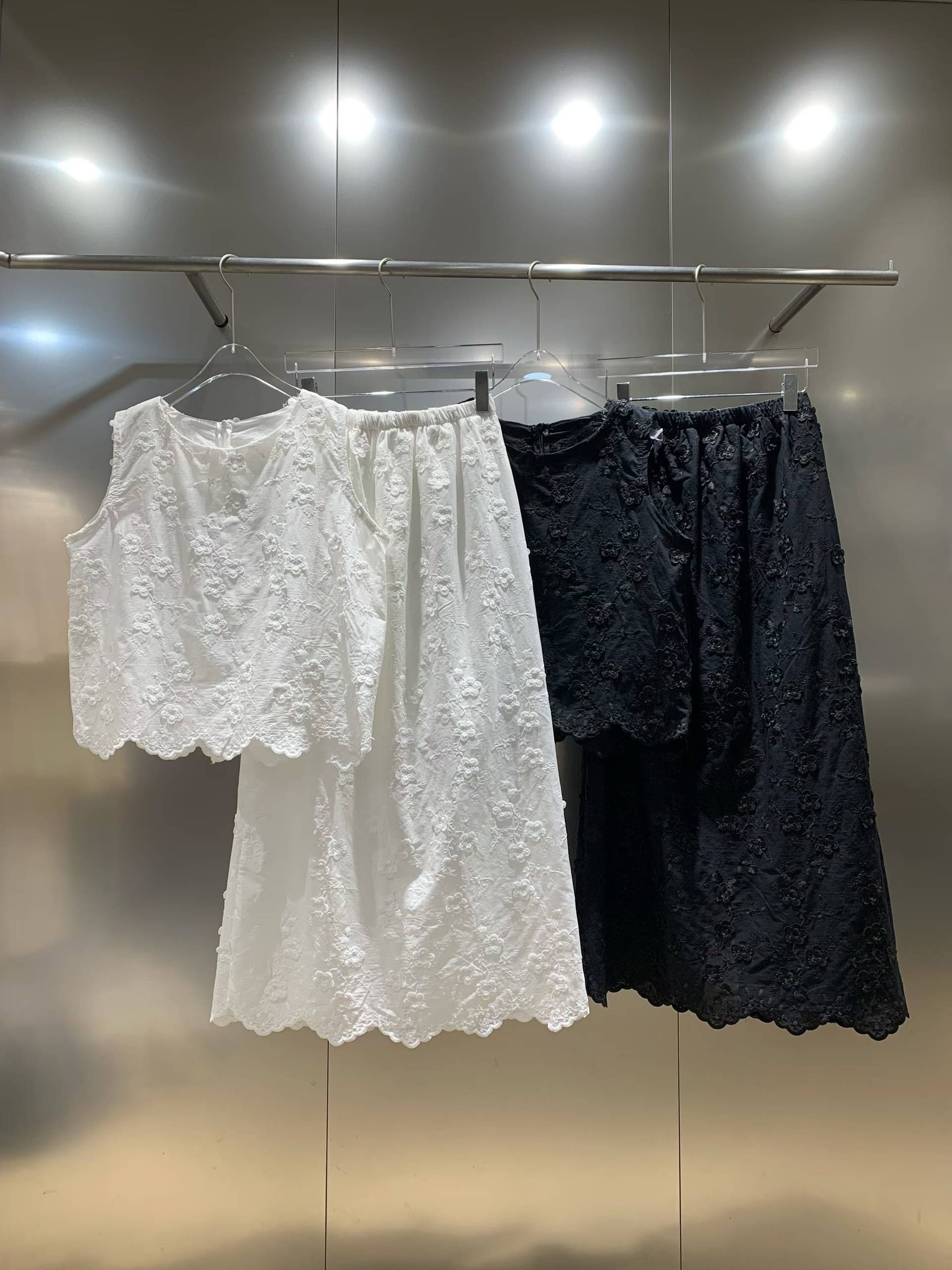 ELLISON BRODIER SLEEVELESS TOP