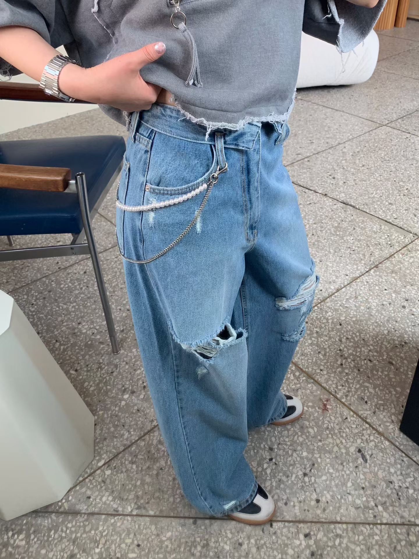 KL20 / DISTRESS LOOSE FIT JEANS