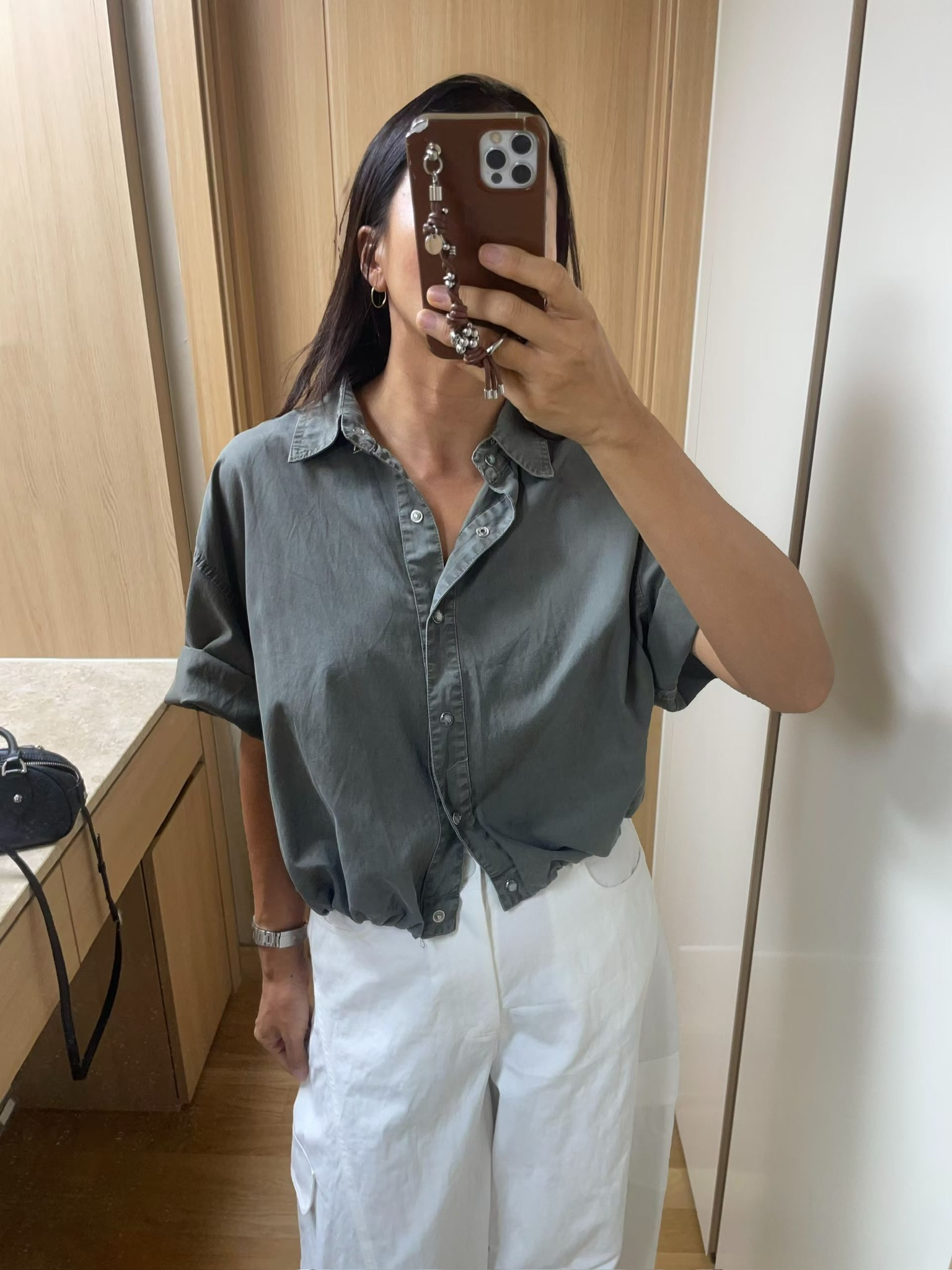 YQ30 / BUTTON DOWN BANDED HEM SHIRT