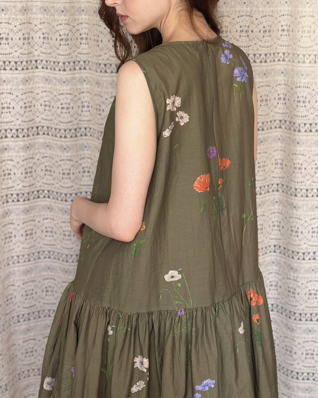 KB08 / Sleeveless Drop Waist Floral Pocket Dress