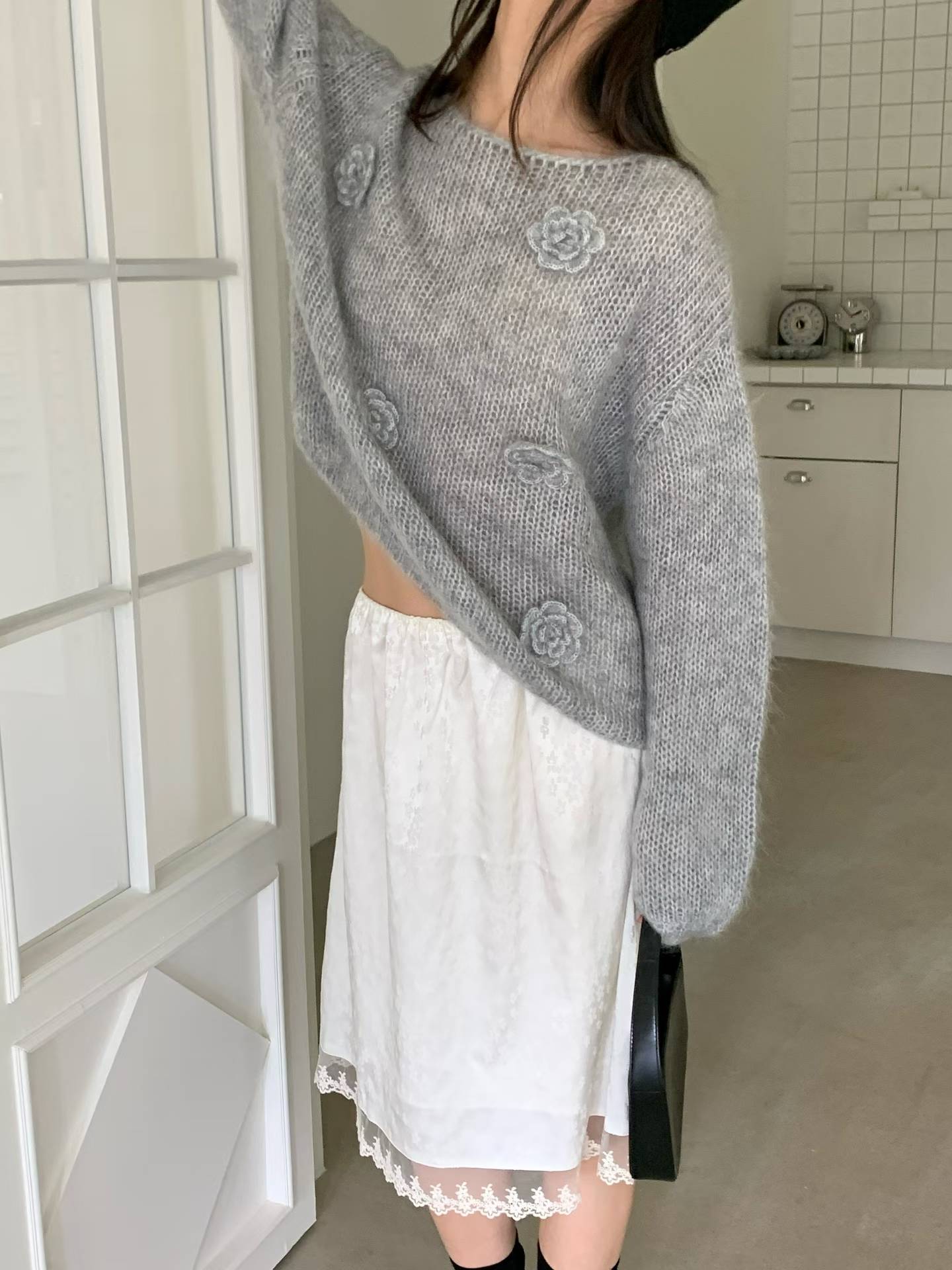 FAMKE SUBTLE FLOWER PRINT LACE HEM SKIRT