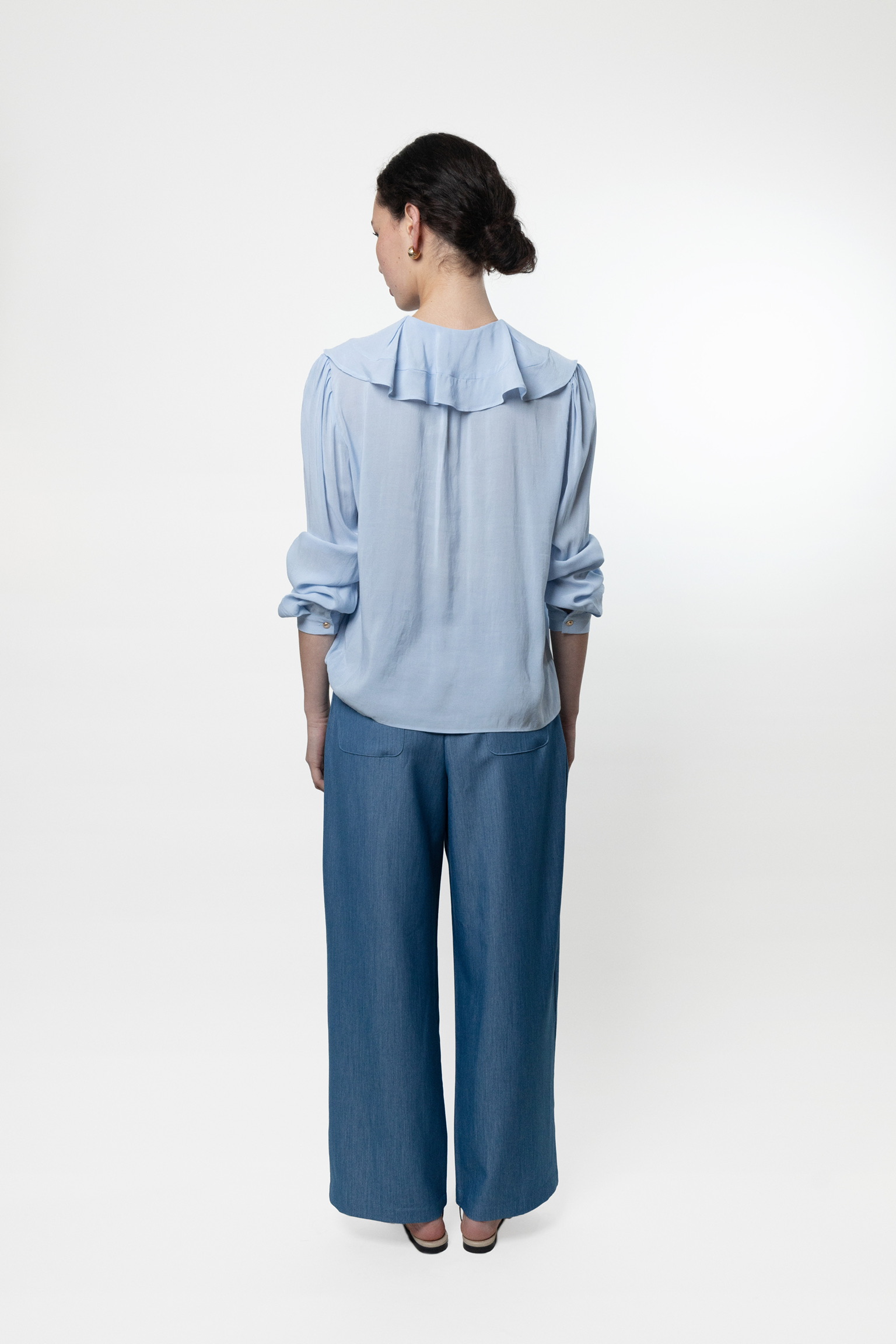 AL10/ RUFFLE COLLAR ROMANTIC BLOUSE