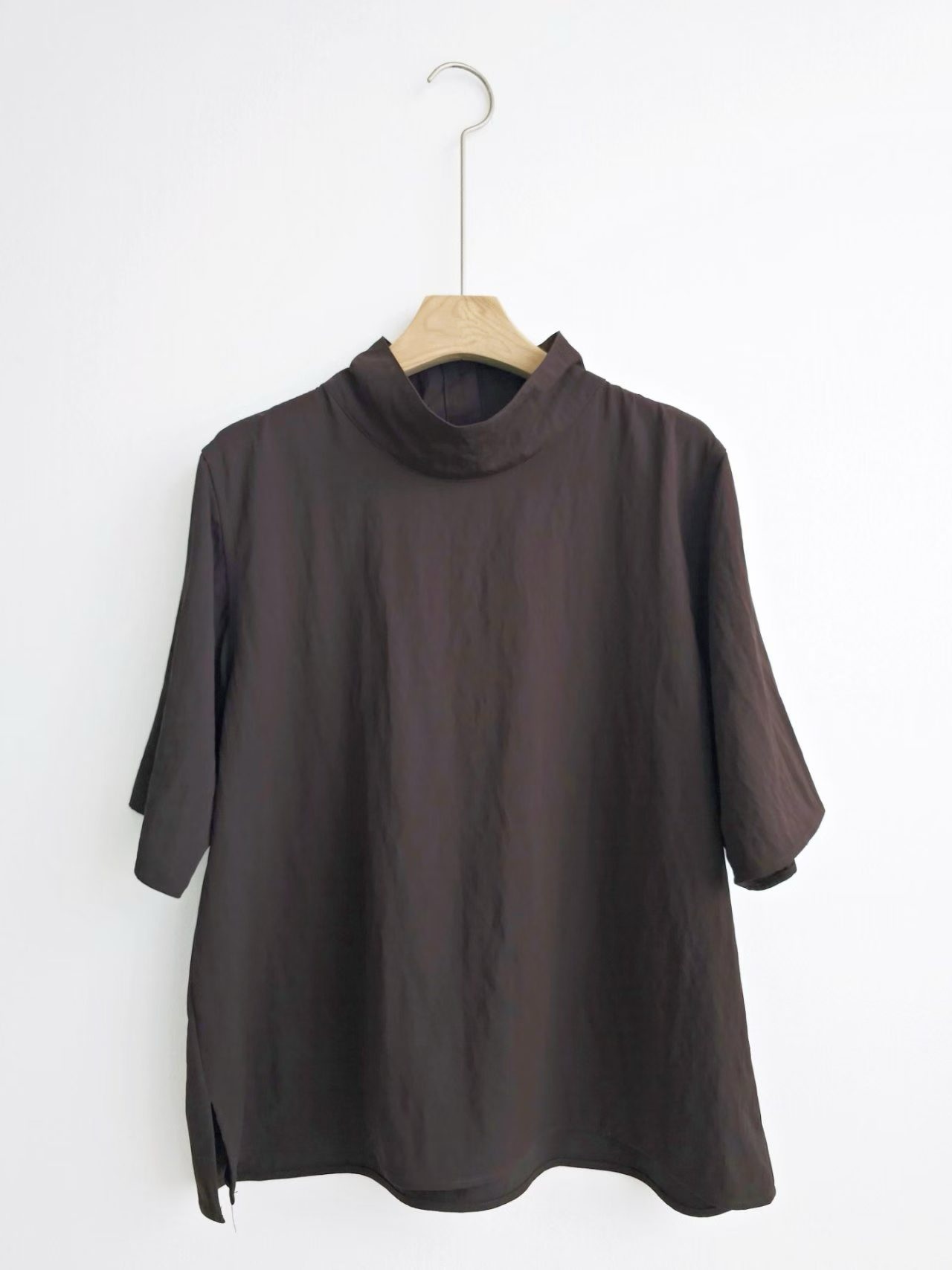 FLETA HIGH COLLAR SHORT SLEEVES TOP