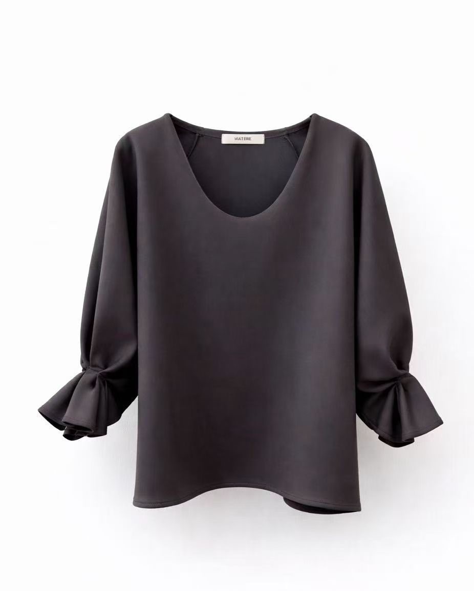 ME01 /  Darted Sleeves Detail Top