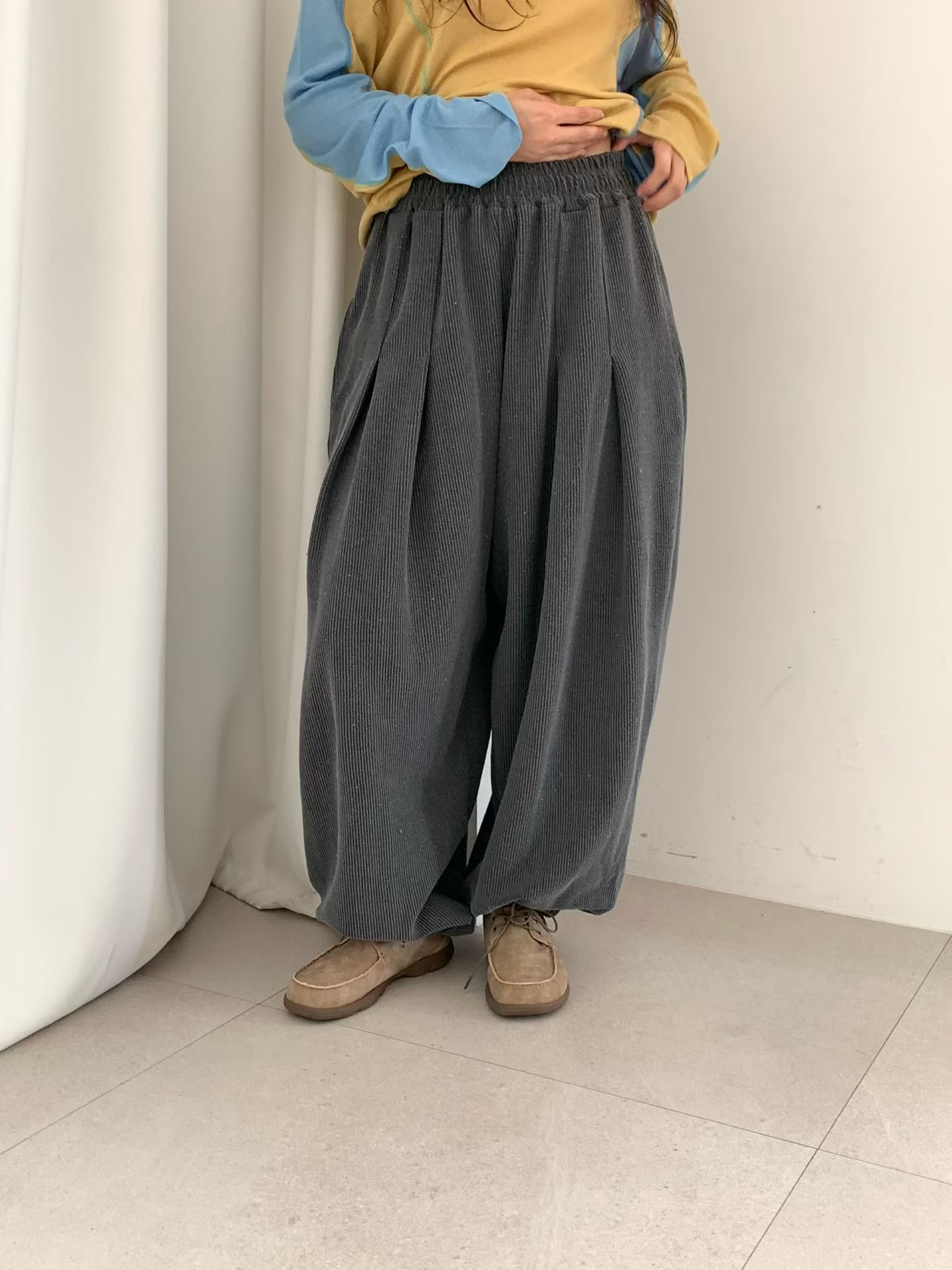 VP18 / TAPERED LEGS CORDUROY JOGGERS