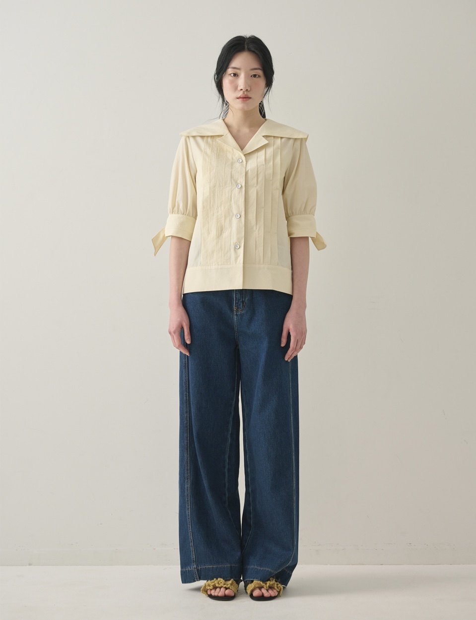 DD10 / Open Collar Half Sleeve Blouse