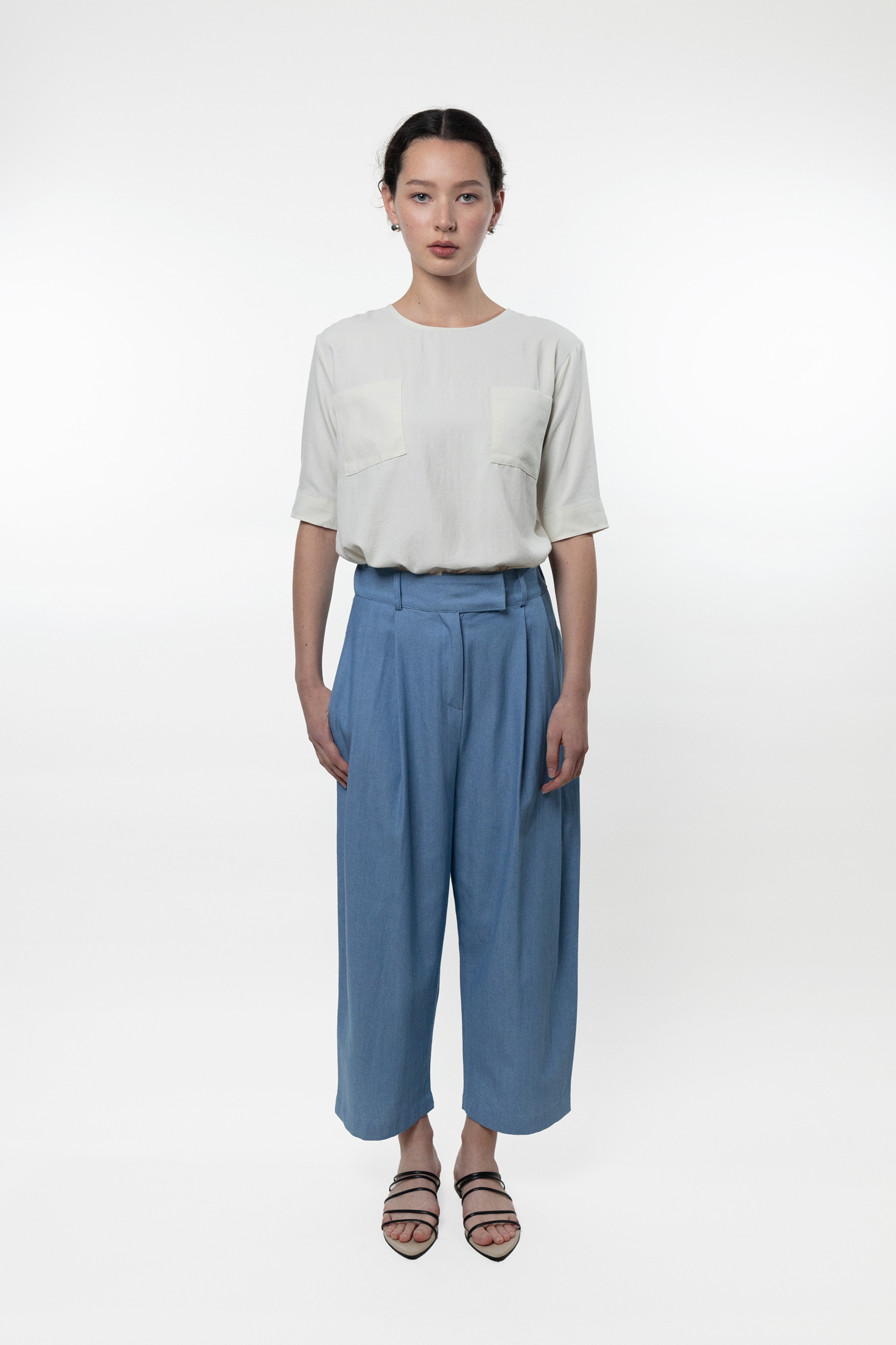 AL02/ BANDED PINTUCK CARROT PANTS