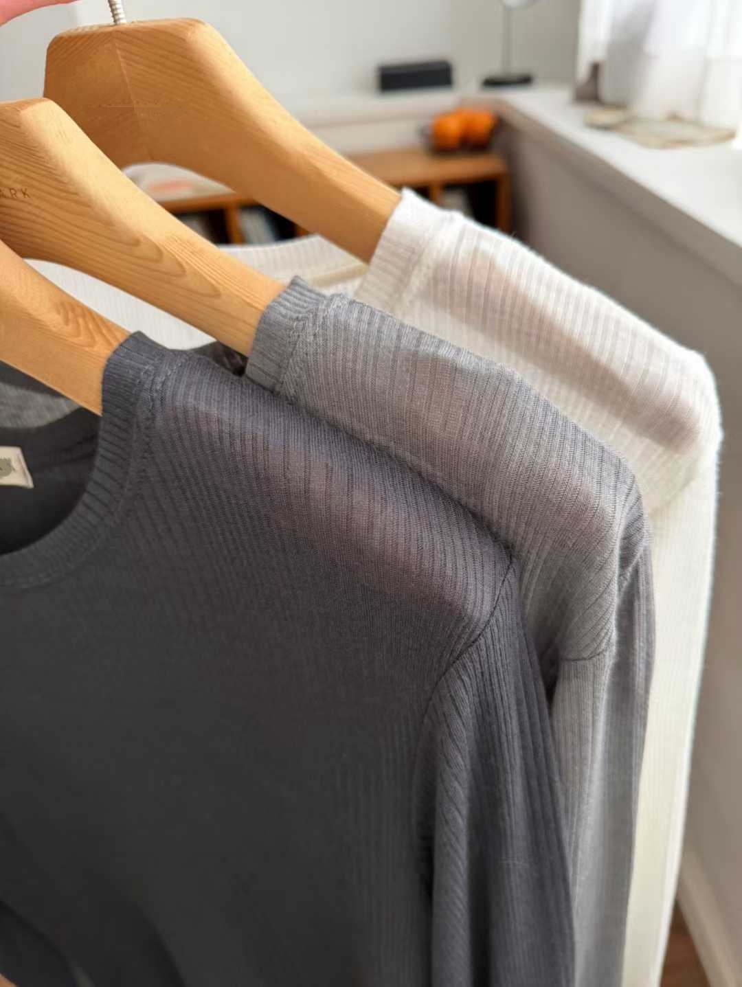 DAYANNA RIBBED LONG SLEEVES TEE