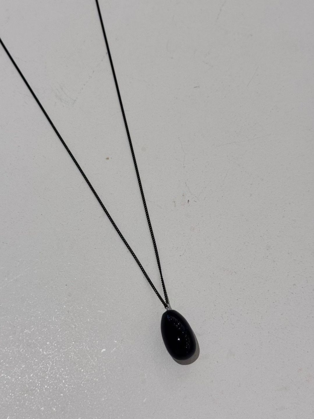 YQ40 / SINGLE BLACK PENDANT LONG NECKLACE
