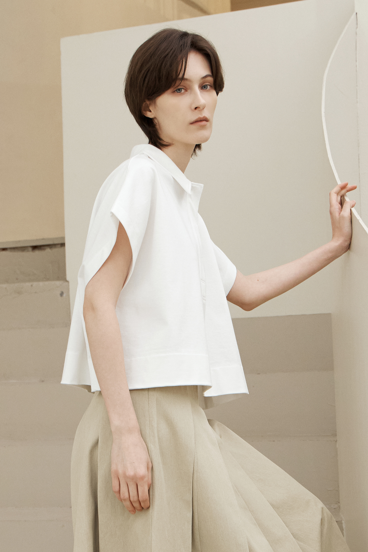 WW19 / SQUARE SILK COLLAR SHORT SLEEVES POLO