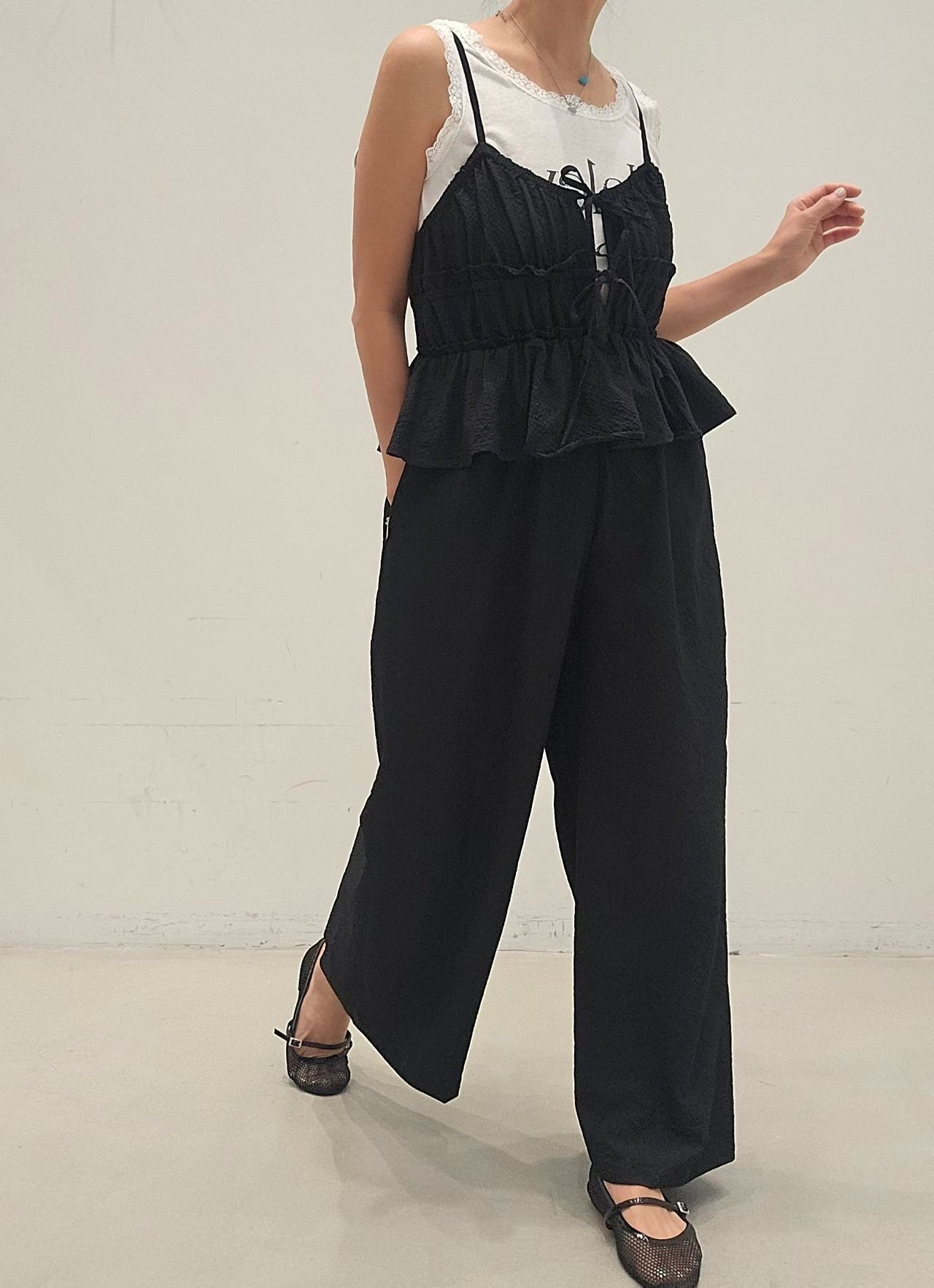 PG12 / SLEEVELESS RUFFLES PANTSUIT