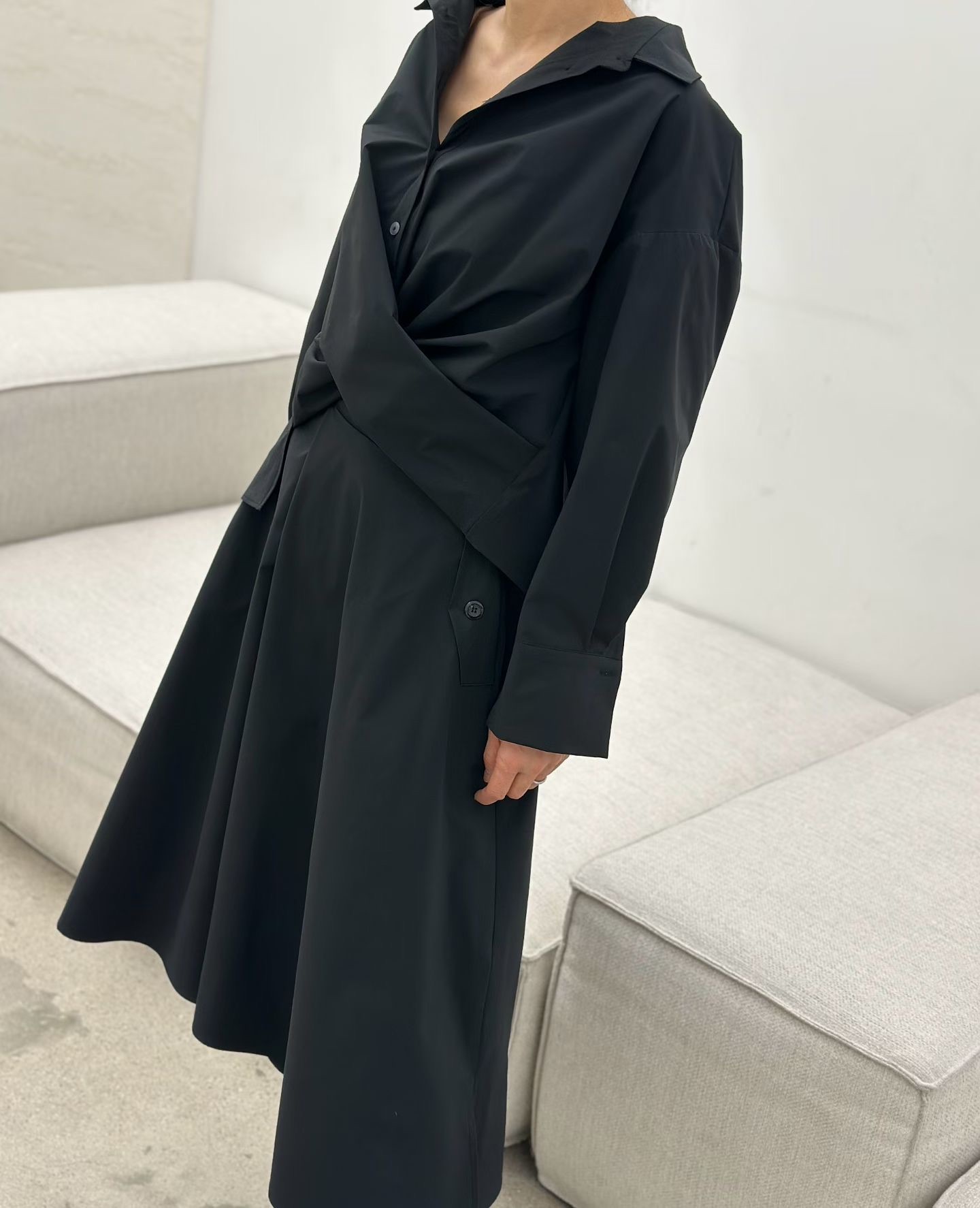 LE20 / TWIST FRONT COLLARED SHIRT