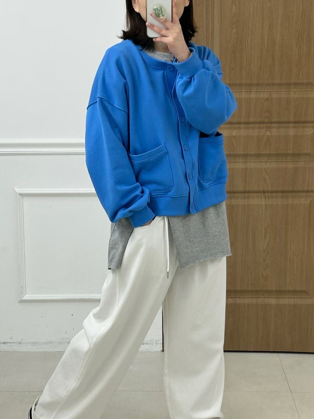 KR08 / ROUND NECK POCKET CARDIGAN