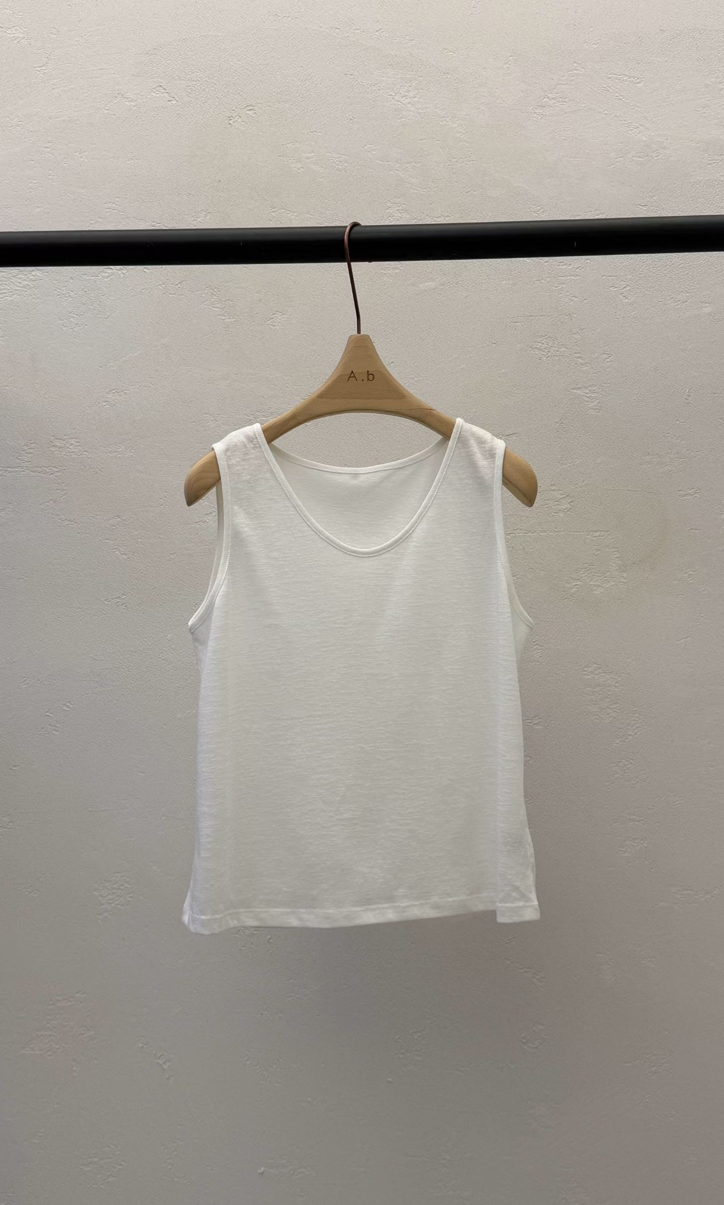 KF43 / V-NECKLINE SUMMER COTTON TANK TOP