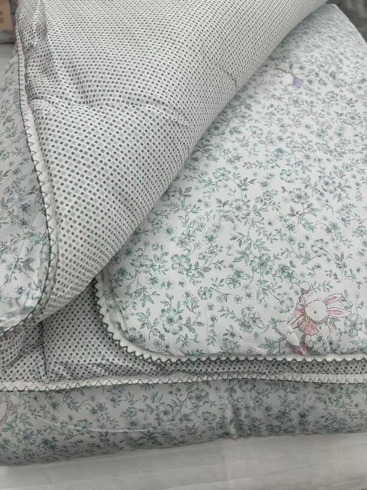 BT11 / 4 Season Series: Bunny in the Garden Blanket