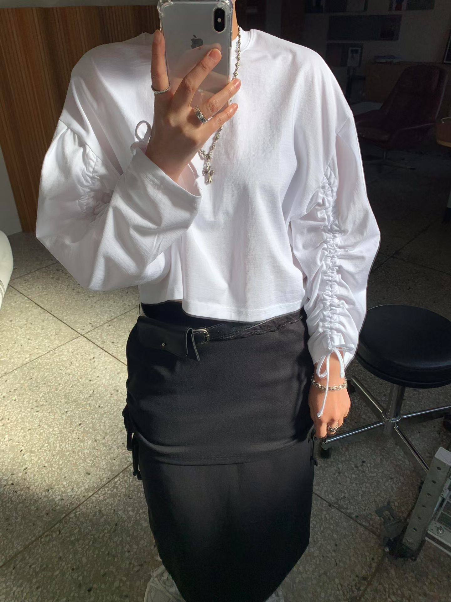 KL14 / CROPPED RUCHED SLEEVE TOP