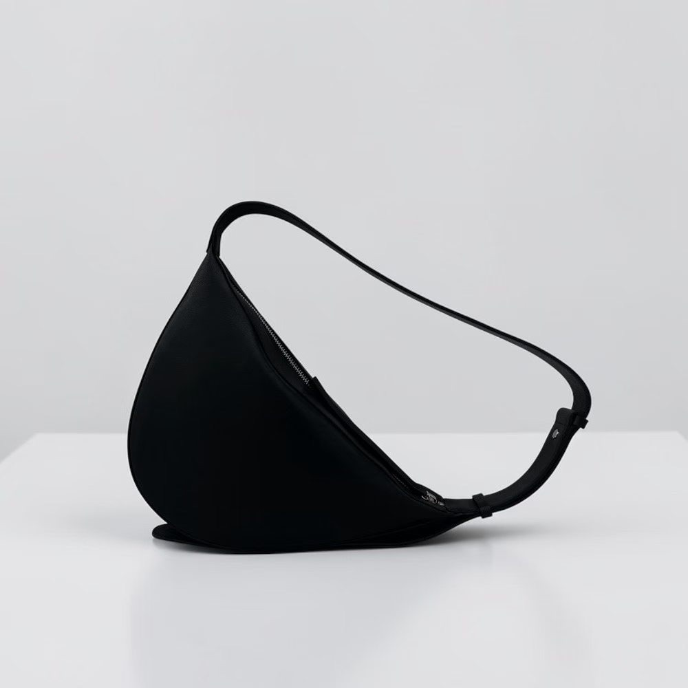 LP08 / HALF MOON SLING BAG