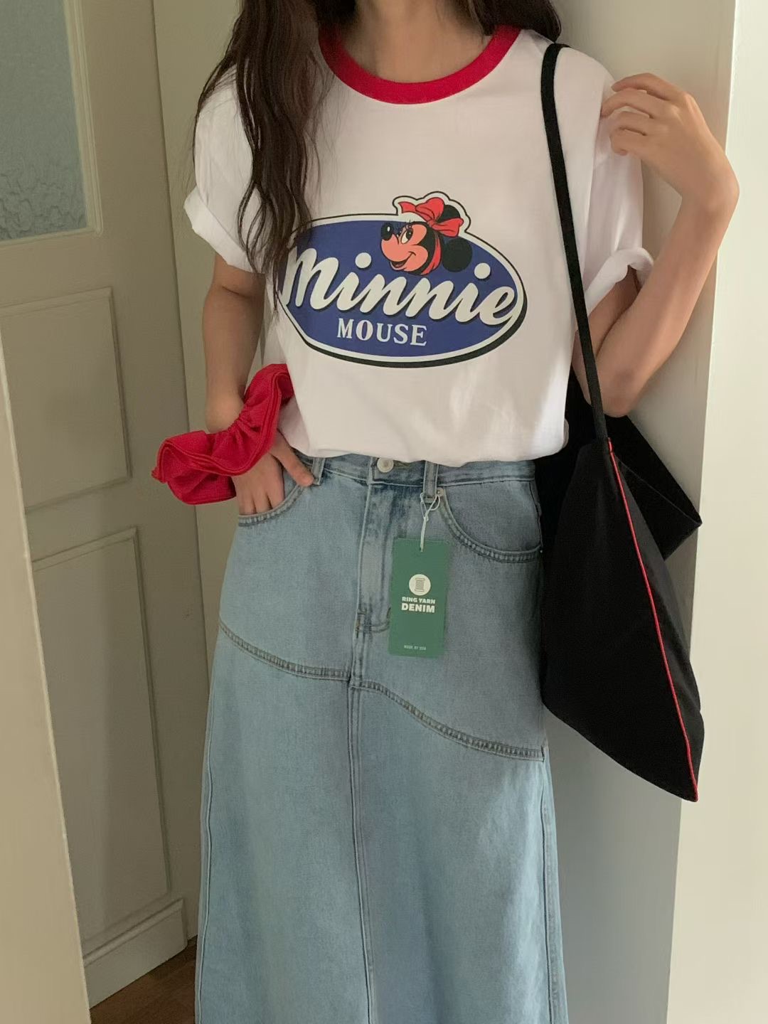 FG27 / CONTRAST NECKLINE DISNEY’S CHARACTER TEE