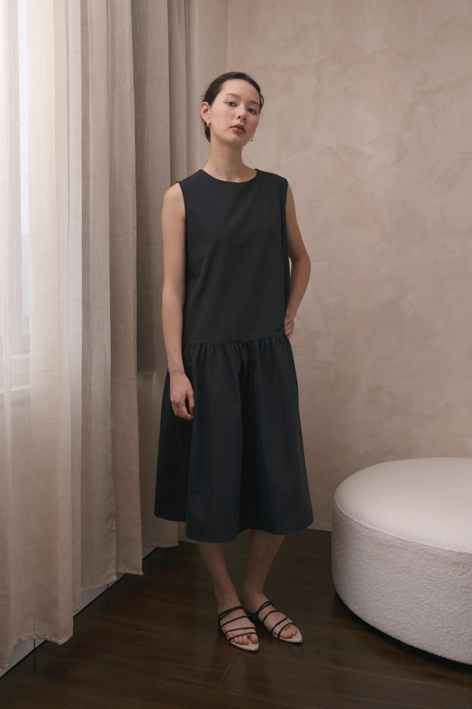 AL18 / Sleeveless Drop Waist Dress