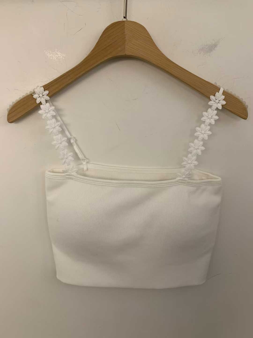 DOMINGA FLOWER APPLIQUE STRAPS BRALETTE