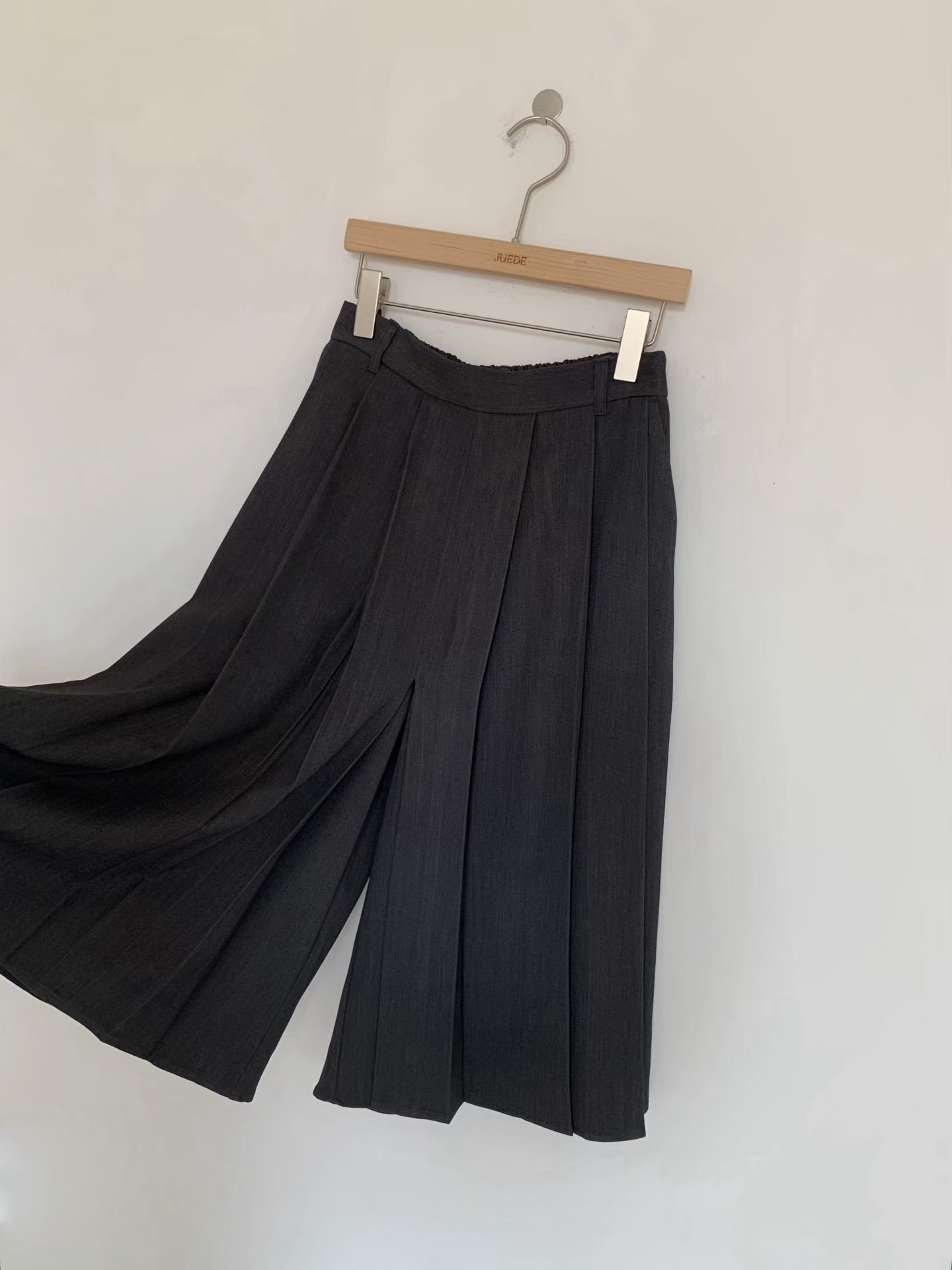 JU11 / ELASTIC WAISTBAND PLEATED CULOTTES