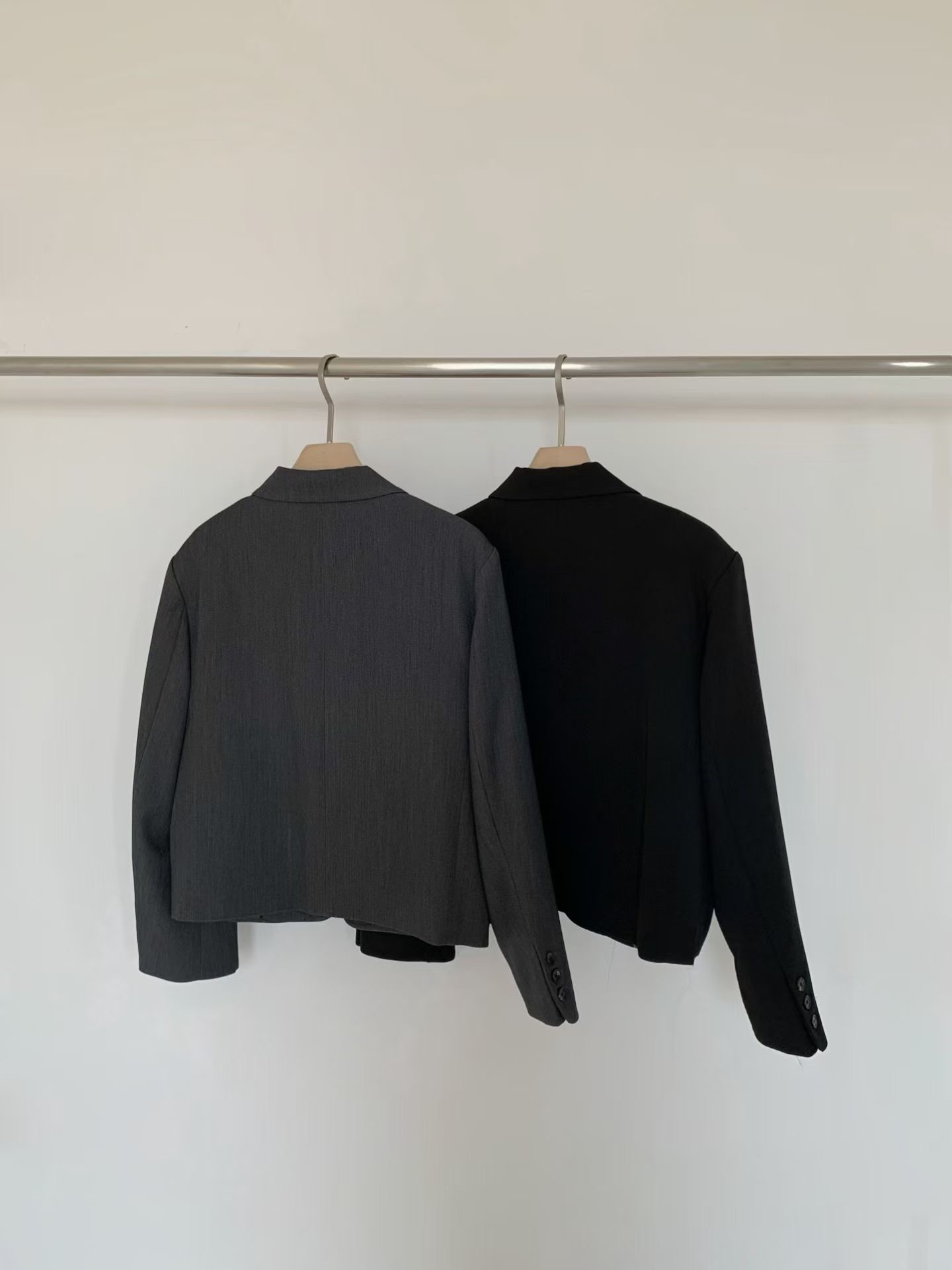 JU09 / BUTTON DOWN BLAZER