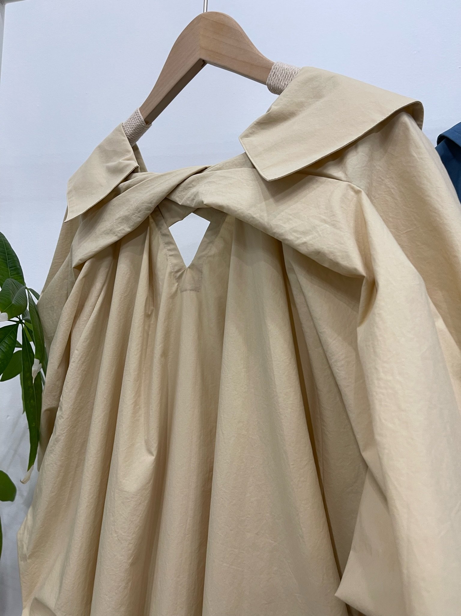 Sofie twisted back details pocket shirt dress