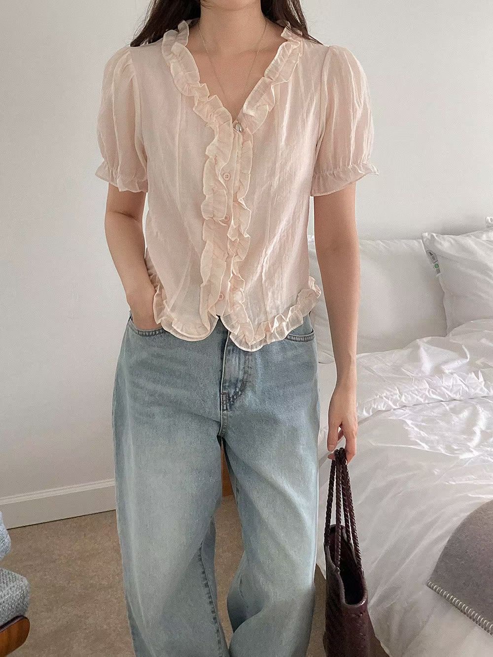 PG02 / V-NECKLINE RUFFLES BLOUSE