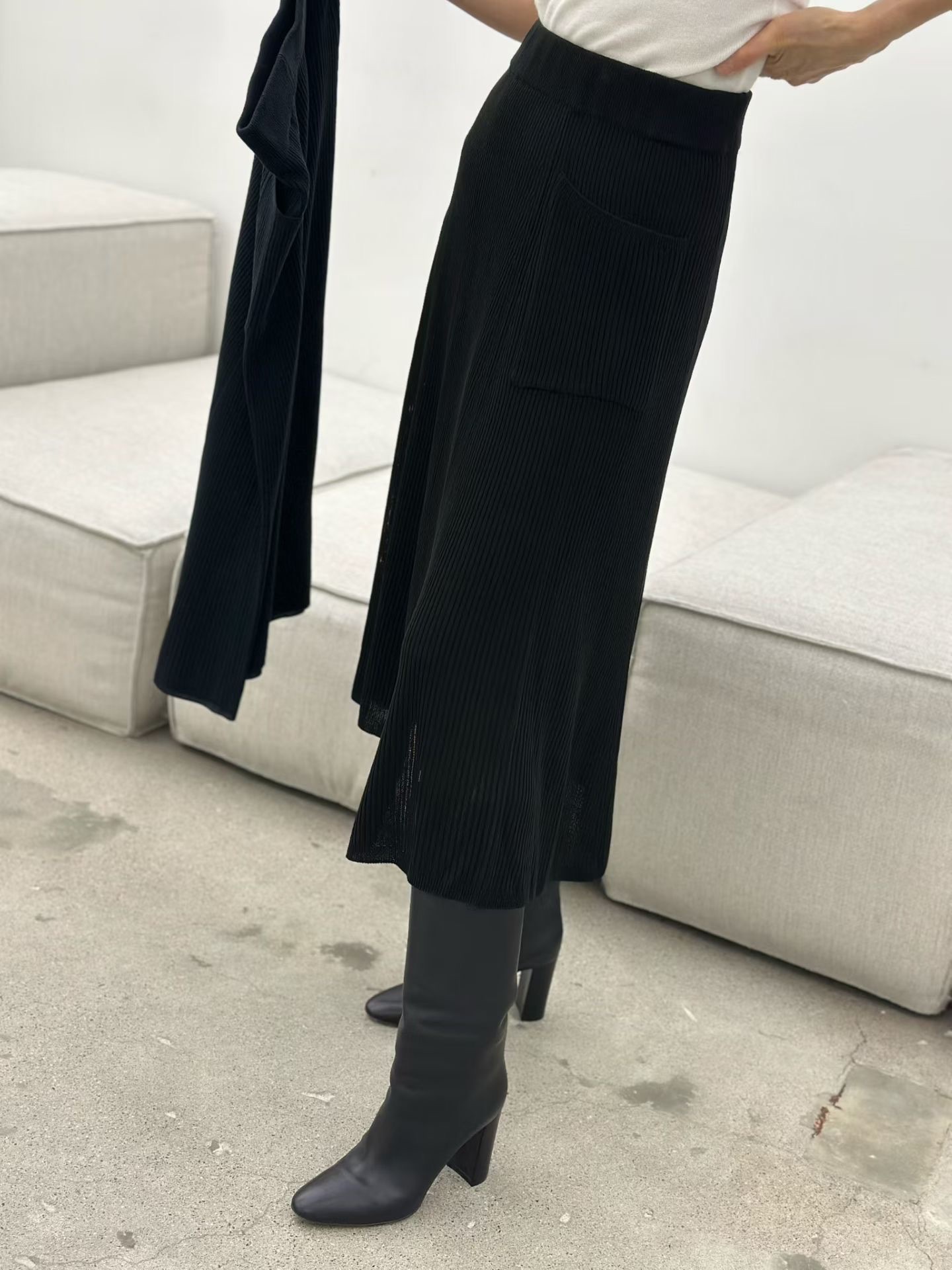 LE16 / BANDED WAIST RIBBED SKIRT