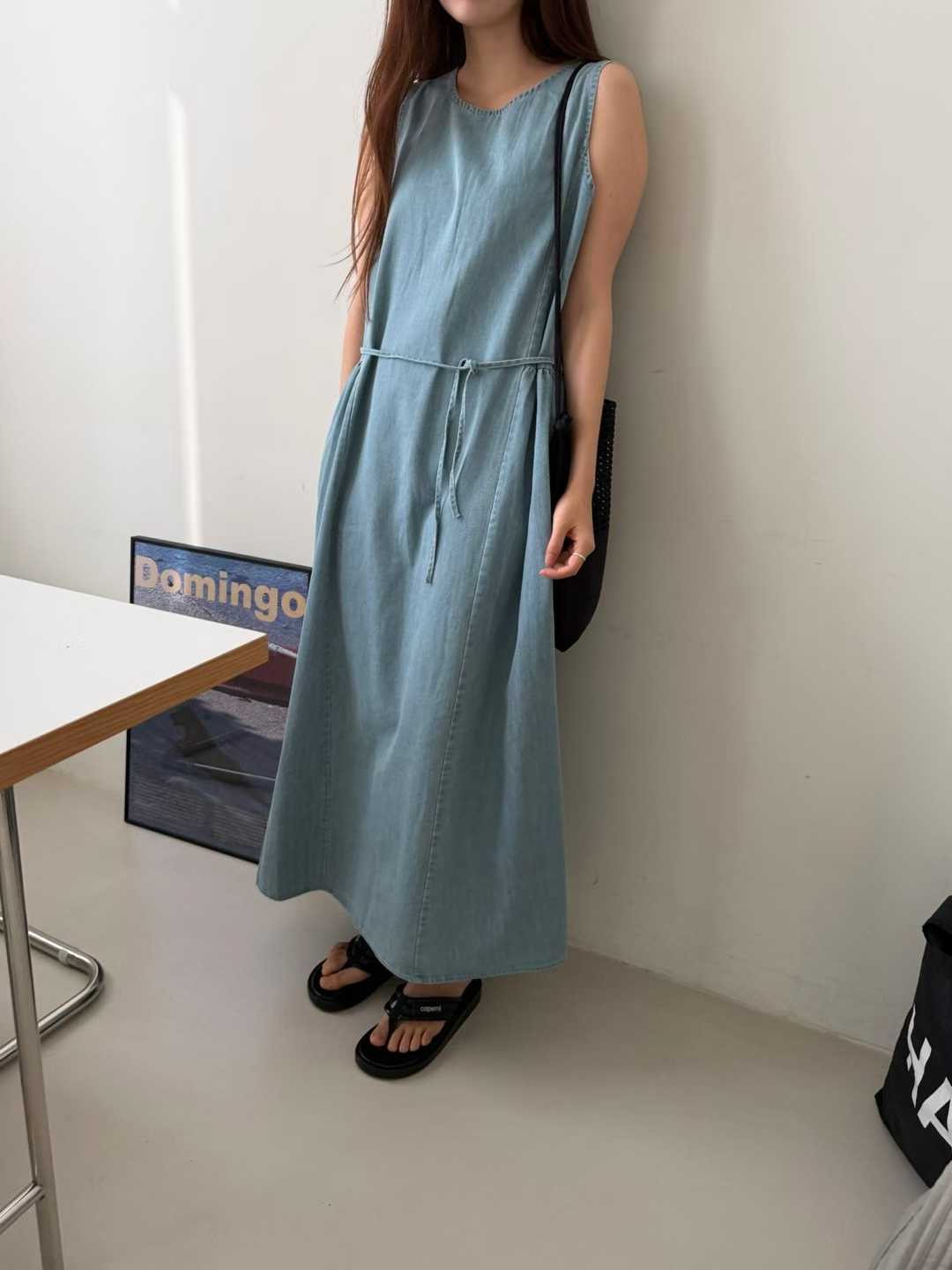 EDEN WAIST TIE SLEEVELESS DENIM DRESS