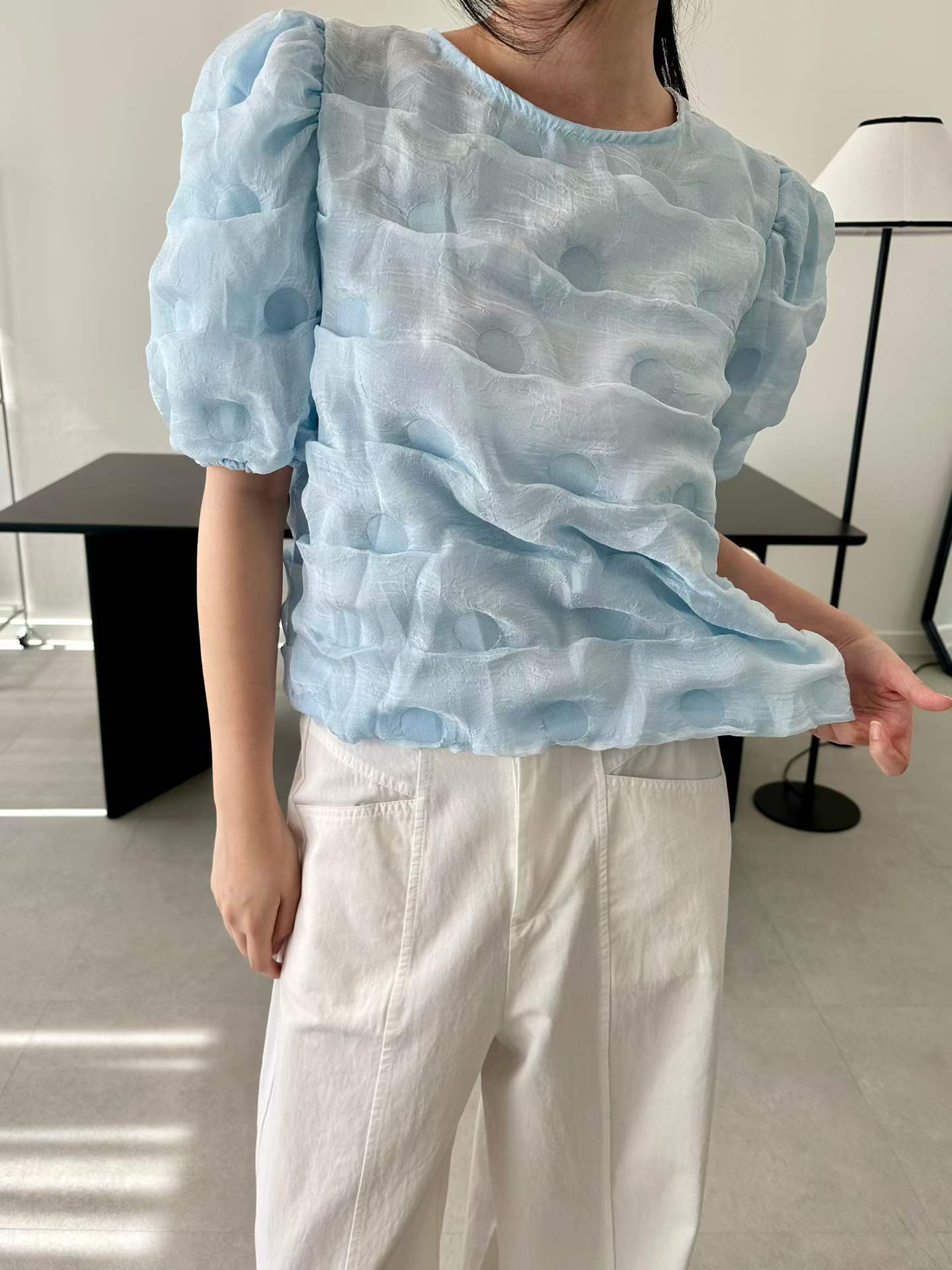 EDITH WAFFLED PUFFY ELASTIC HEM TOP
