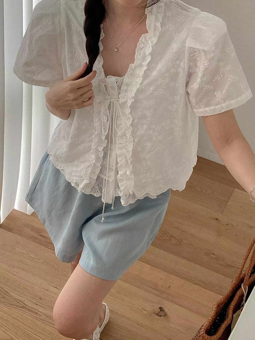 PG04 / BRODERIE BLOUSE WITH FRONT BUTTONS