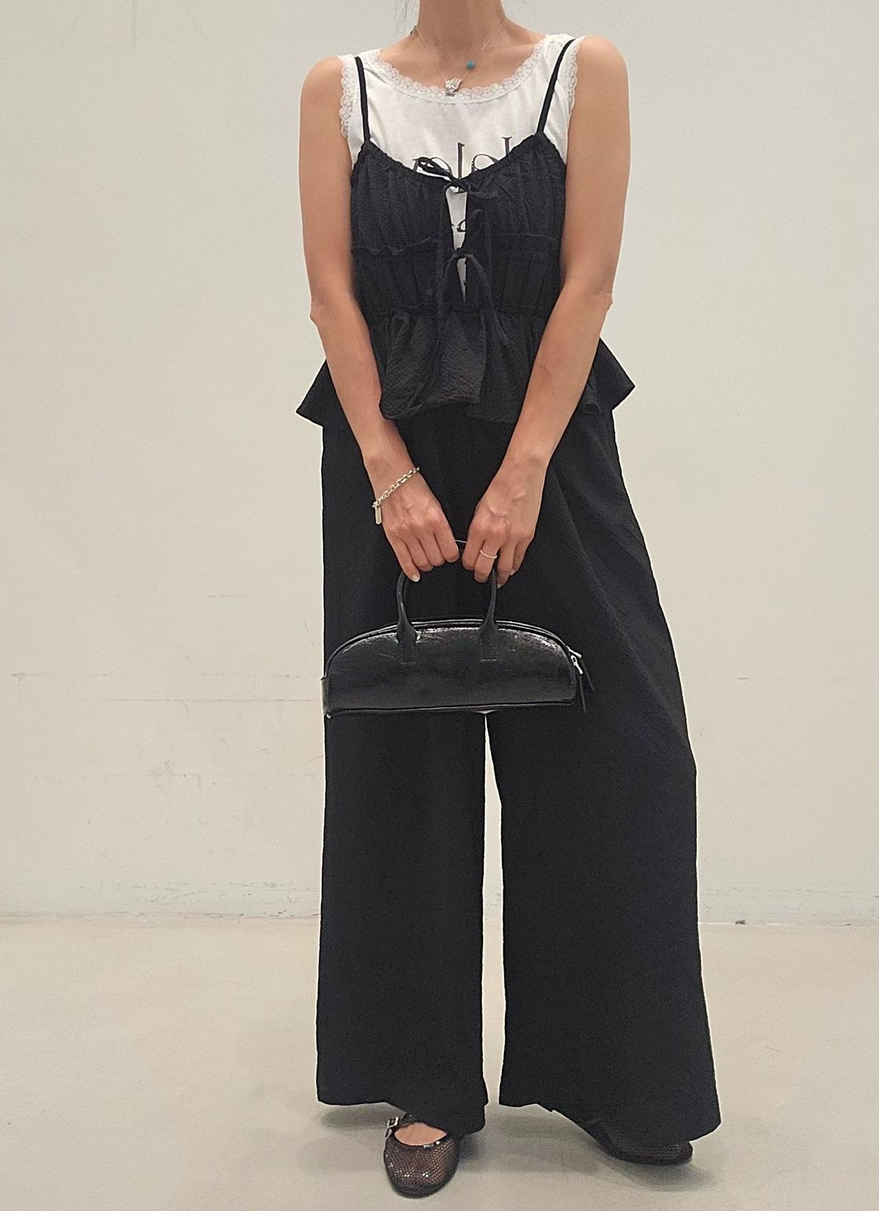 PG12 / SLEEVELESS RUFFLES PANTSUIT