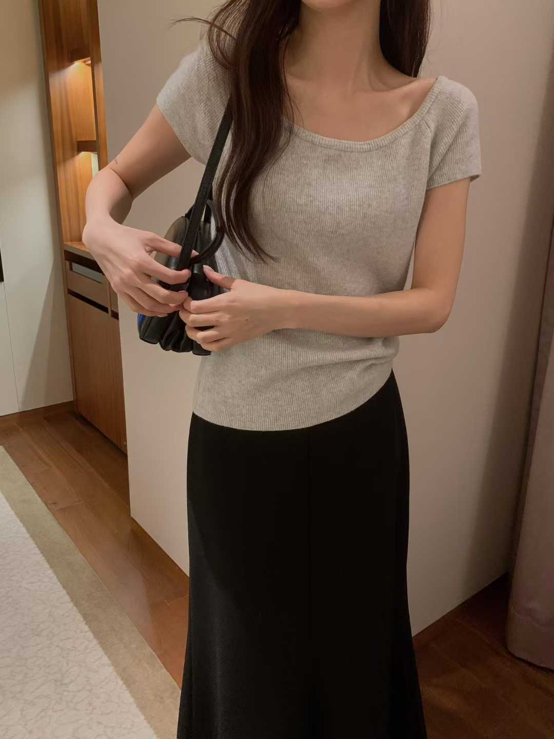 ELIAN SCOOP NECK CAP SLEEVES RIBBED TOP