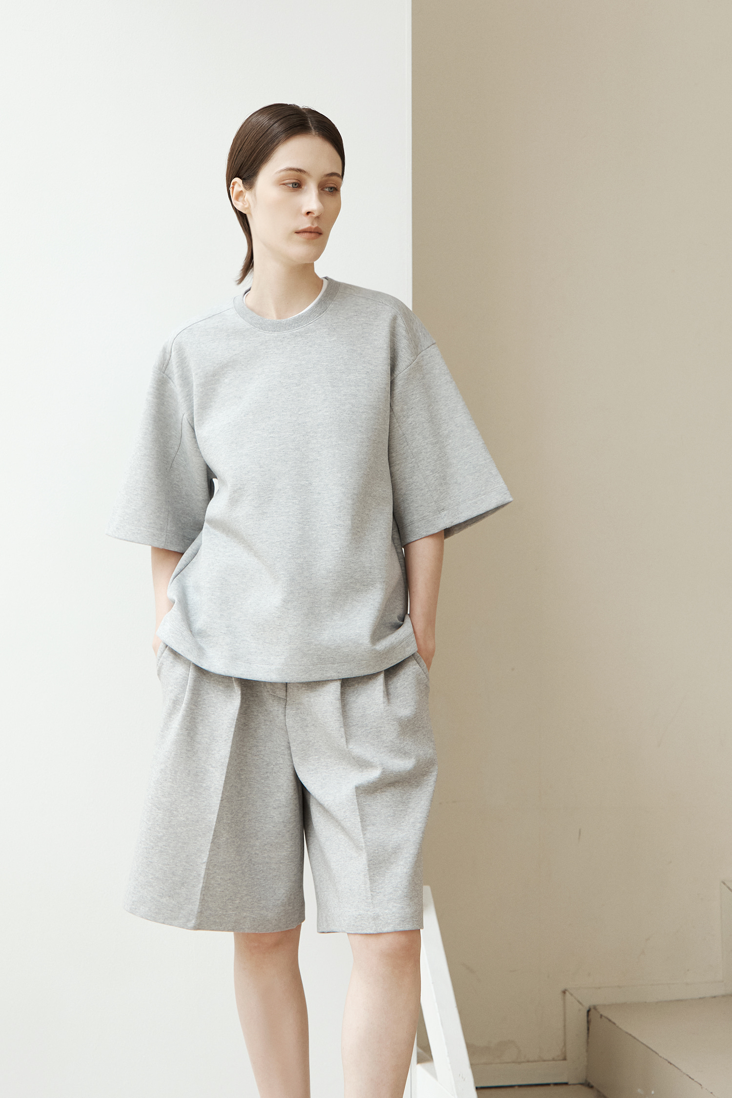 WW20 / BACK SHIRRED CUSHION ROUND SHORT SLEEVES