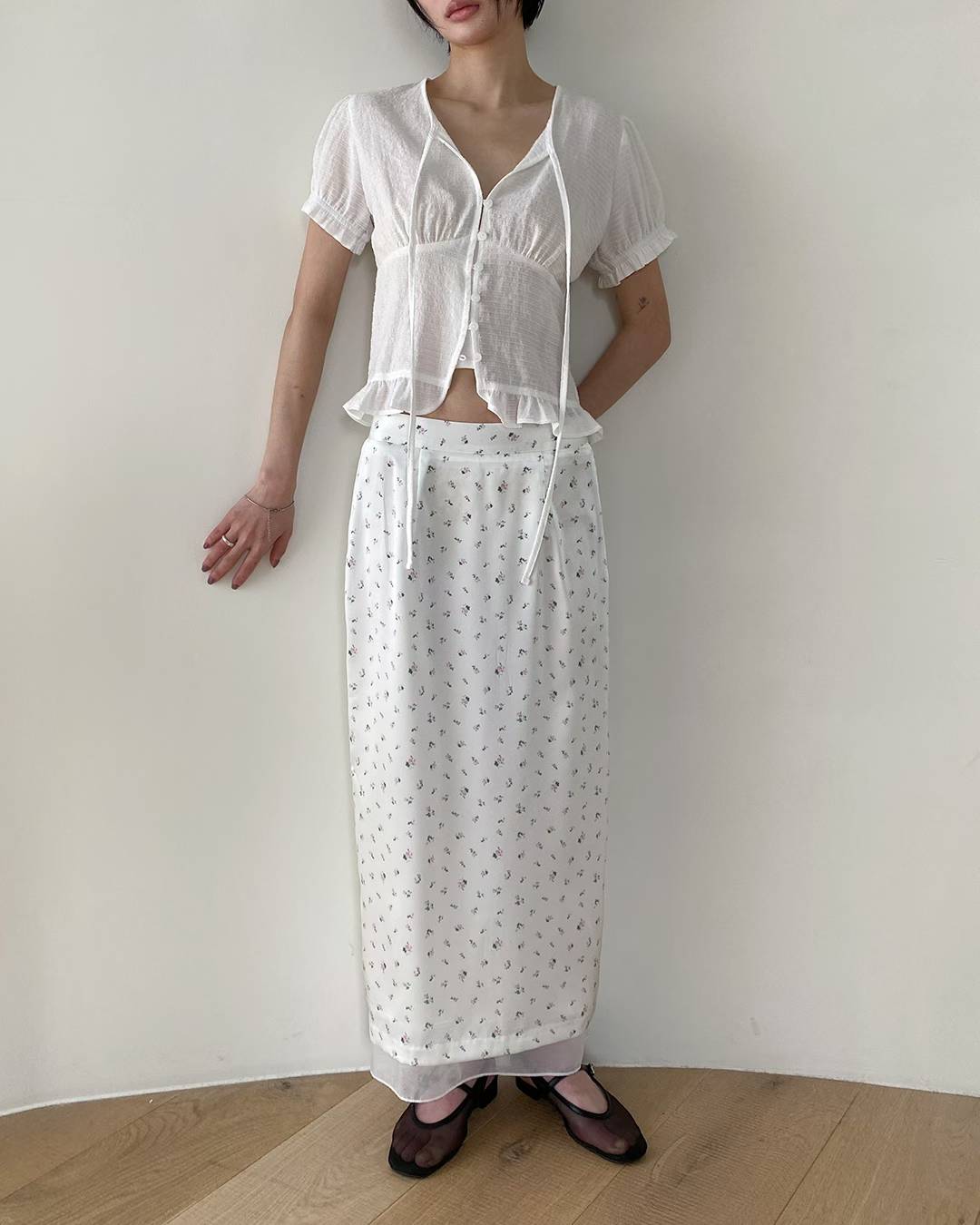 ESSENCE BACK BANDING SATIN FLORAL SKIRT