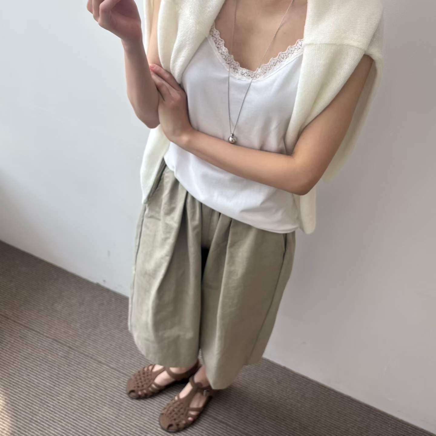 FOSTER LACE TRIMMING CAMISOLE