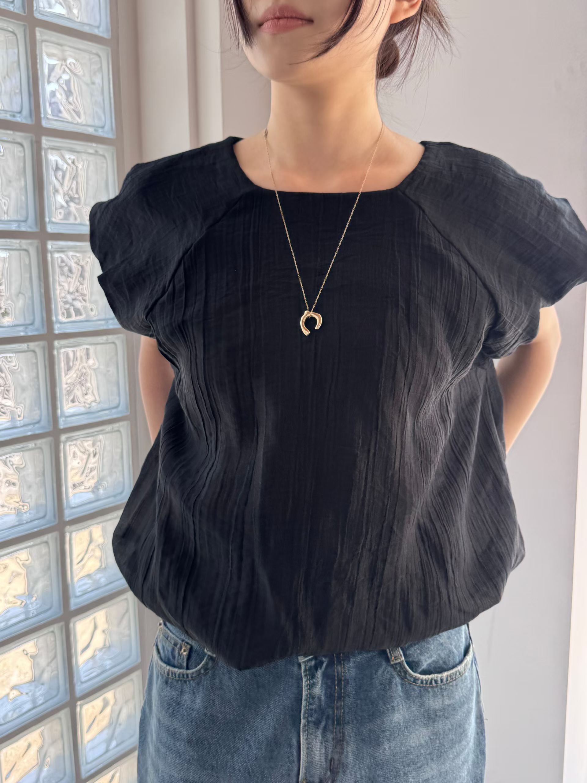 ELARA BUBBLE CAP SLEEVES TOP