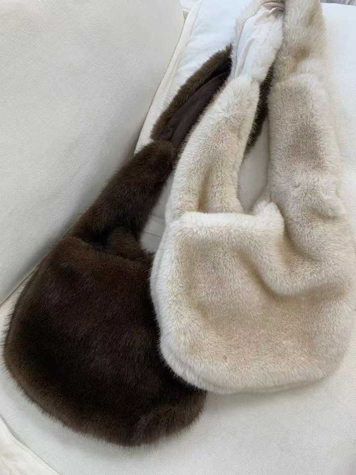 DUA FLUFFY CROSSBODY BAG