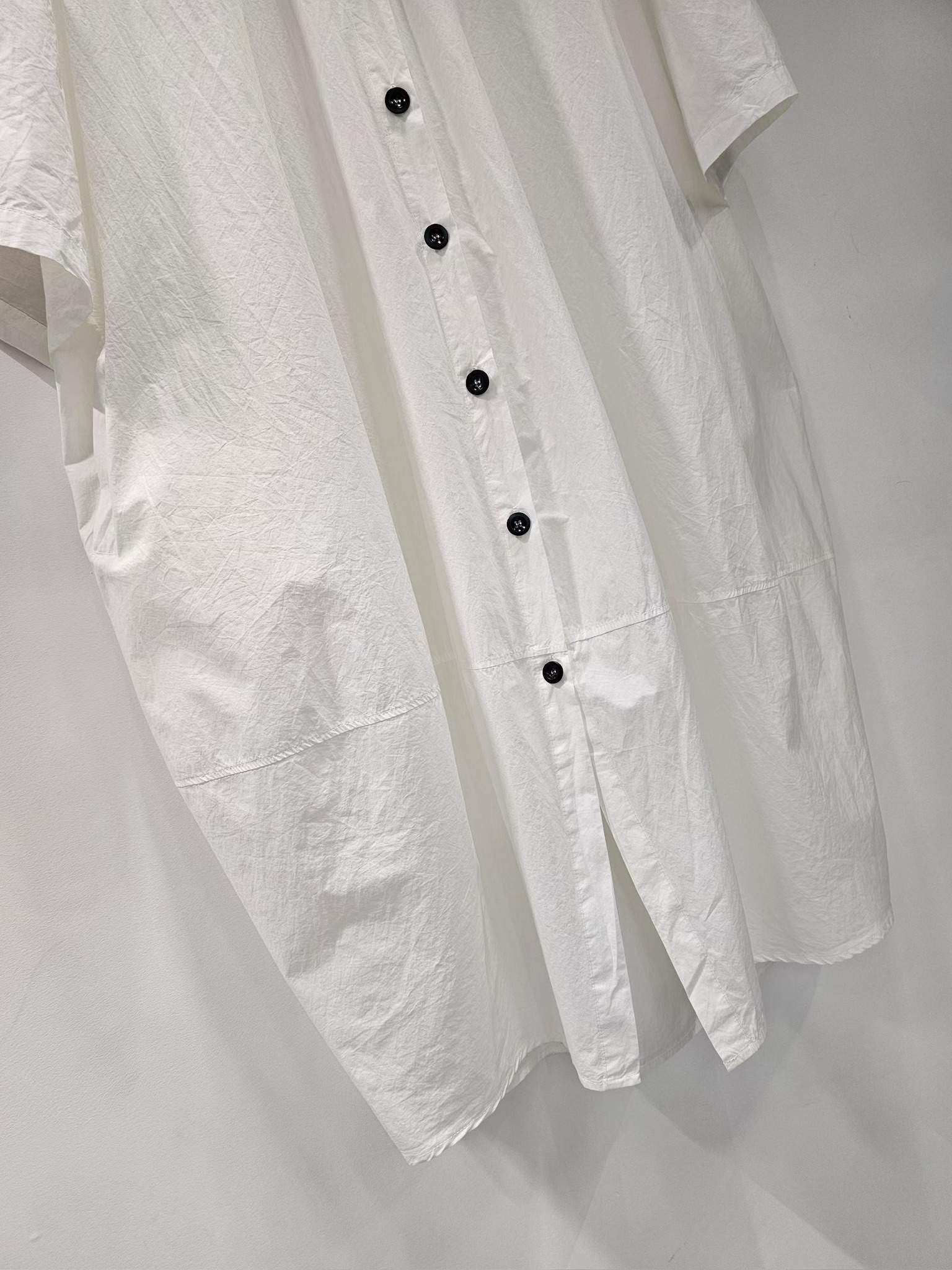 YY25 / CONTRAST BUTTON POCKET SHIRT DRESS
