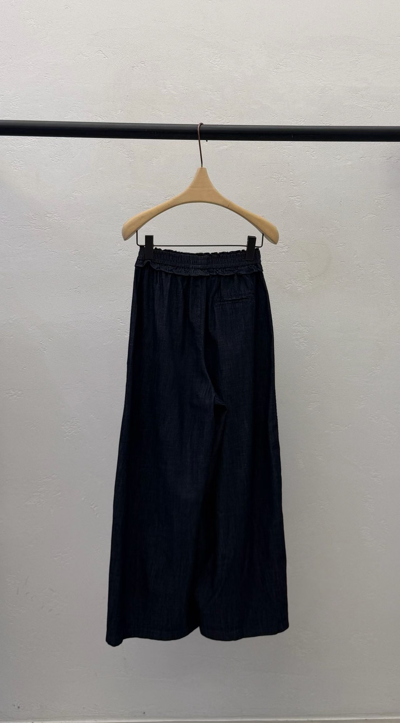 KF45 / ELASTIC FRILLS WAISTBAND DARK DENIM JEANS