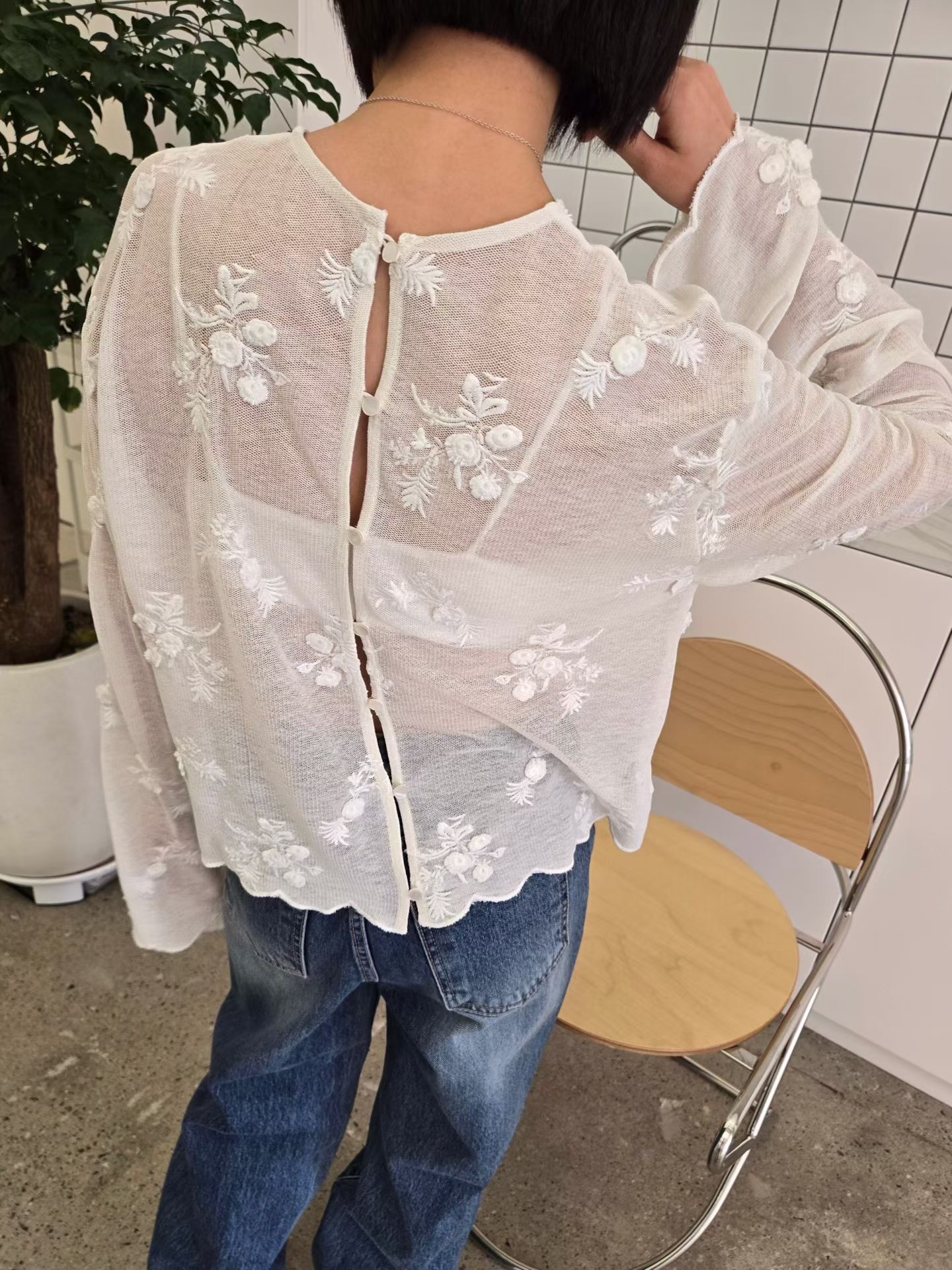 CN6402 / Semi Sheer Embroidered Scallop Trims Blouse