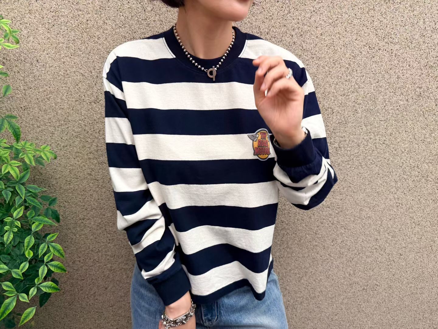 YQ38 / THE ROAD MOTOS BOLD STRIPE PULLOVER