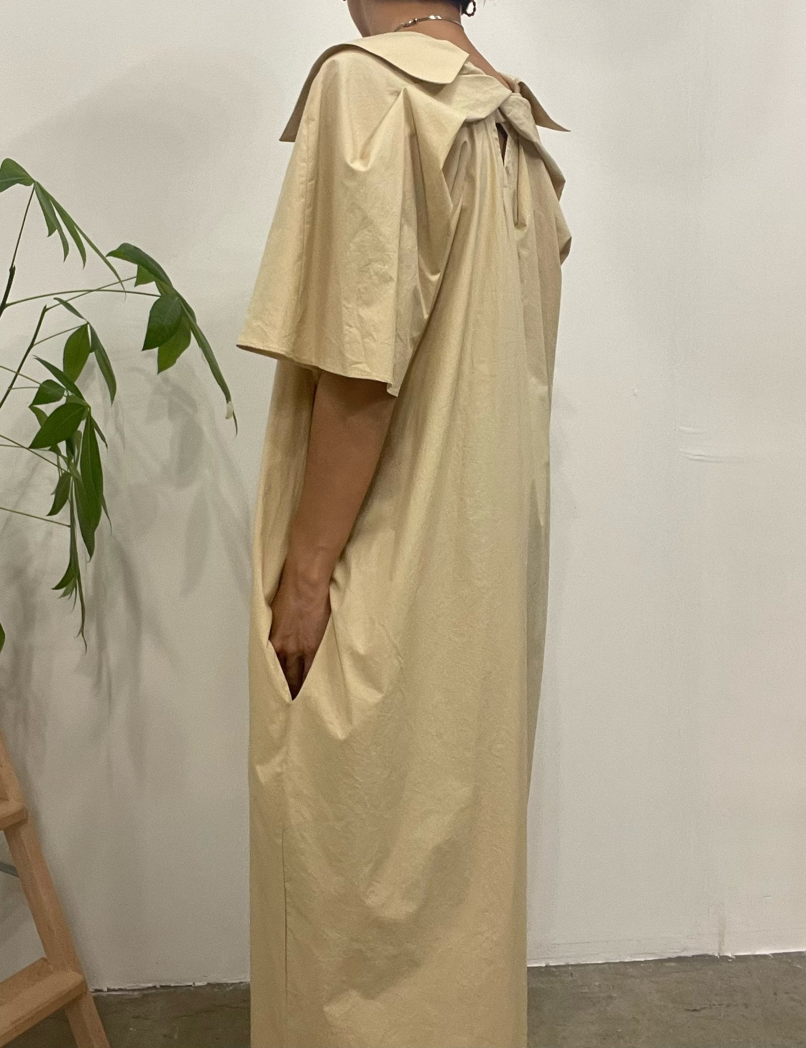 Sofie twisted back details pocket shirt dress