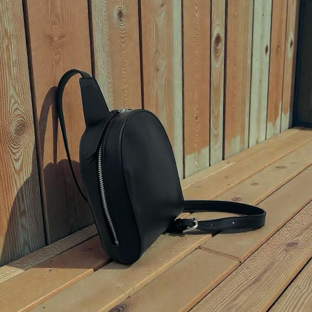 LP03 / SIDE SLING SEMI-CIRCLE LAMBSKIN BAG