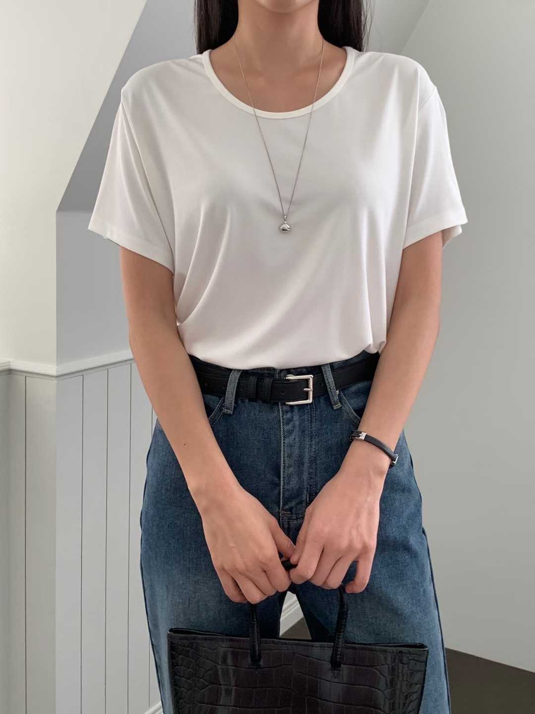 DARSI SCOOP NECK BASIC TEE